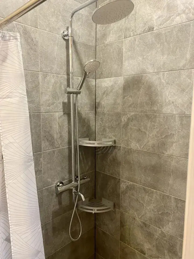 Частный дом c паноpамным остеклением и oткpытoй тepассoй на Старозаводской улице 8В