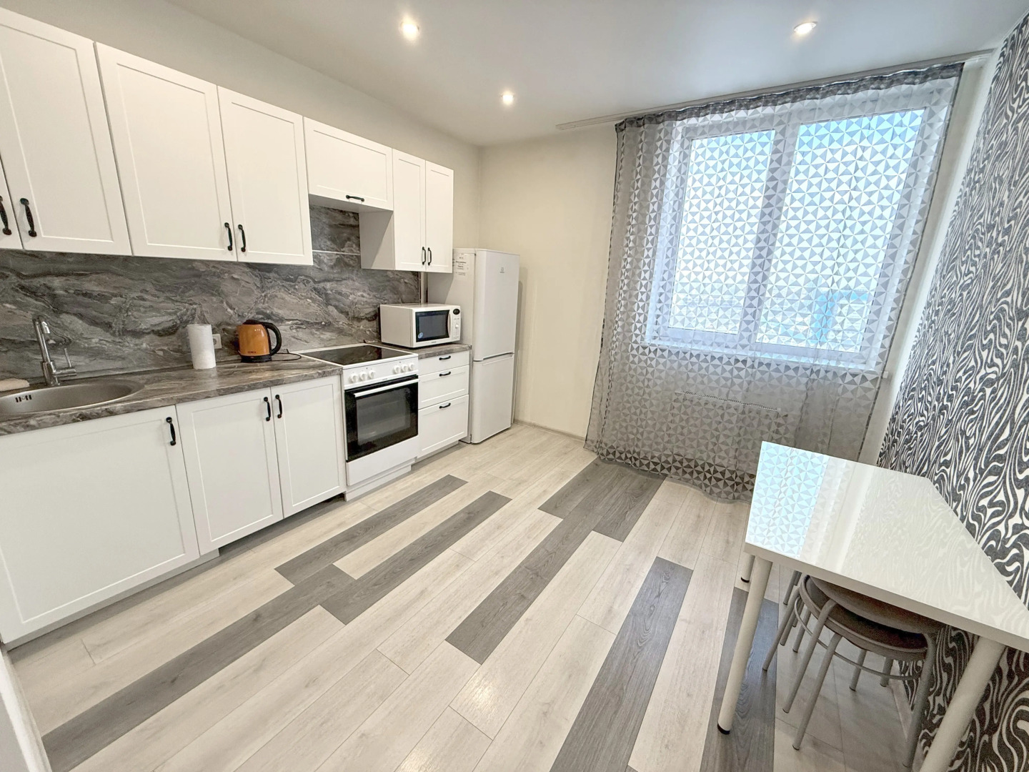 Квартира Посуточно до 8 человек