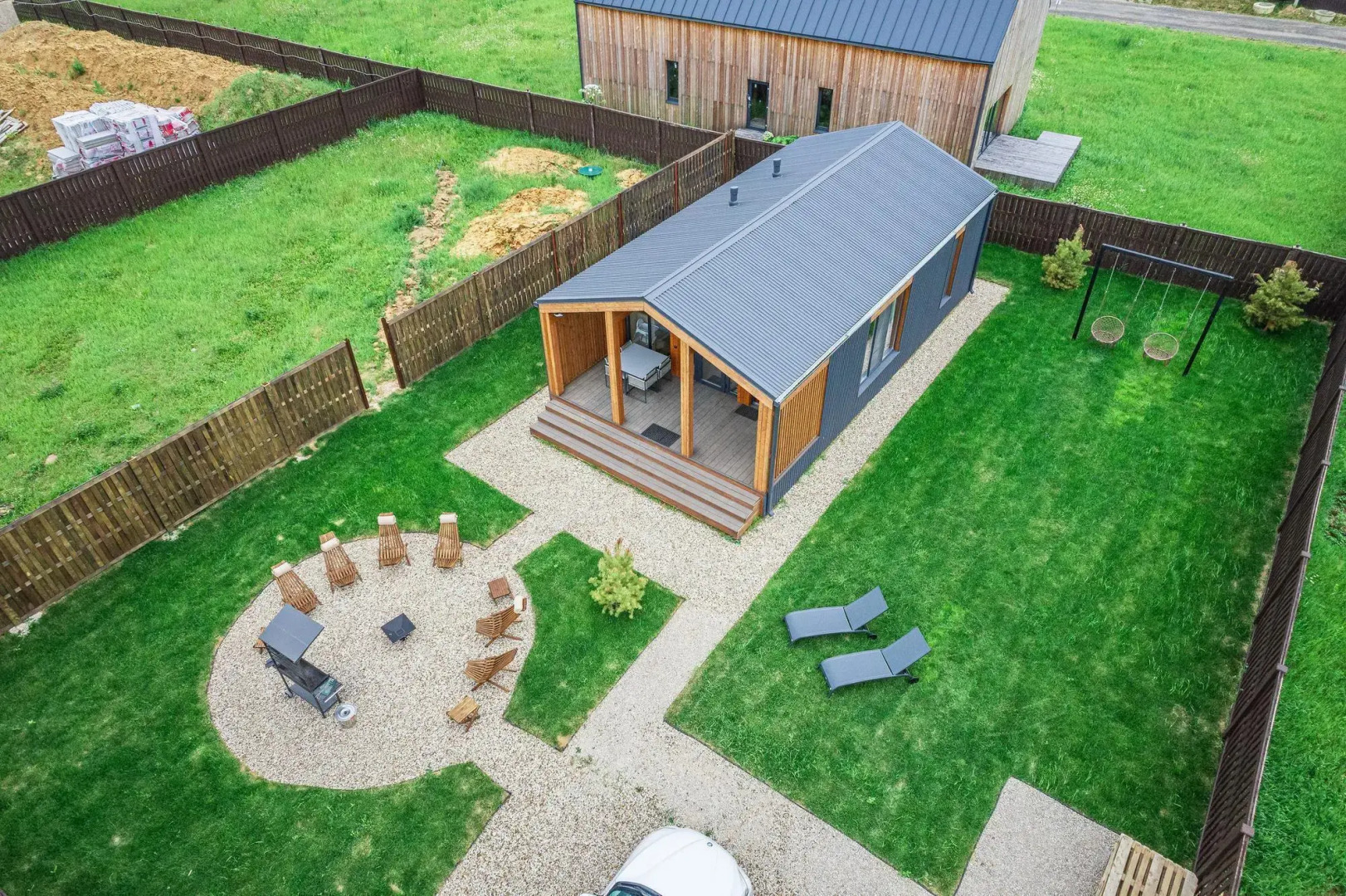 Частный Дом Среди Зимнего Леса с Панорамными Окнами