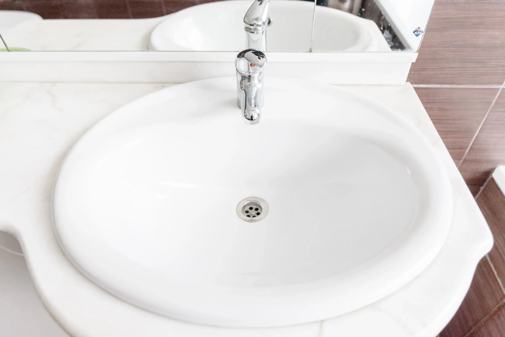 Апартаменты в Центре На 1 Линии с Видом на Крейсер Михаил Кутузов Море и Форумную Площадь от LetoAрart