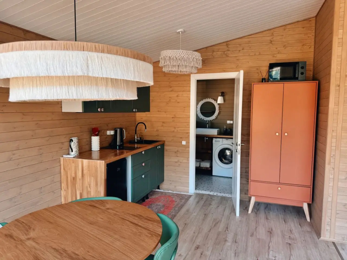 Частный дом Тишина в горах с горячей купелью на берегу живописной реки