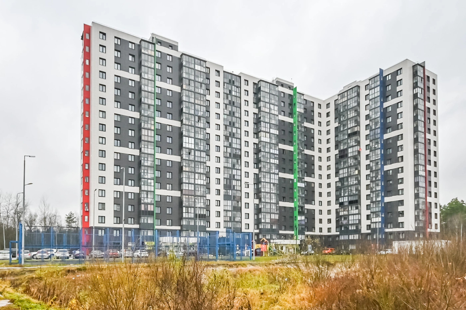 Апартаменты на улице Академика Фортова 1