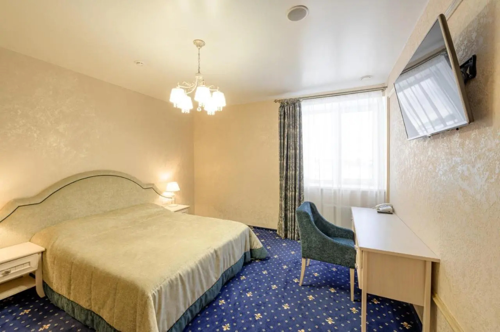 Отель Аквамарин