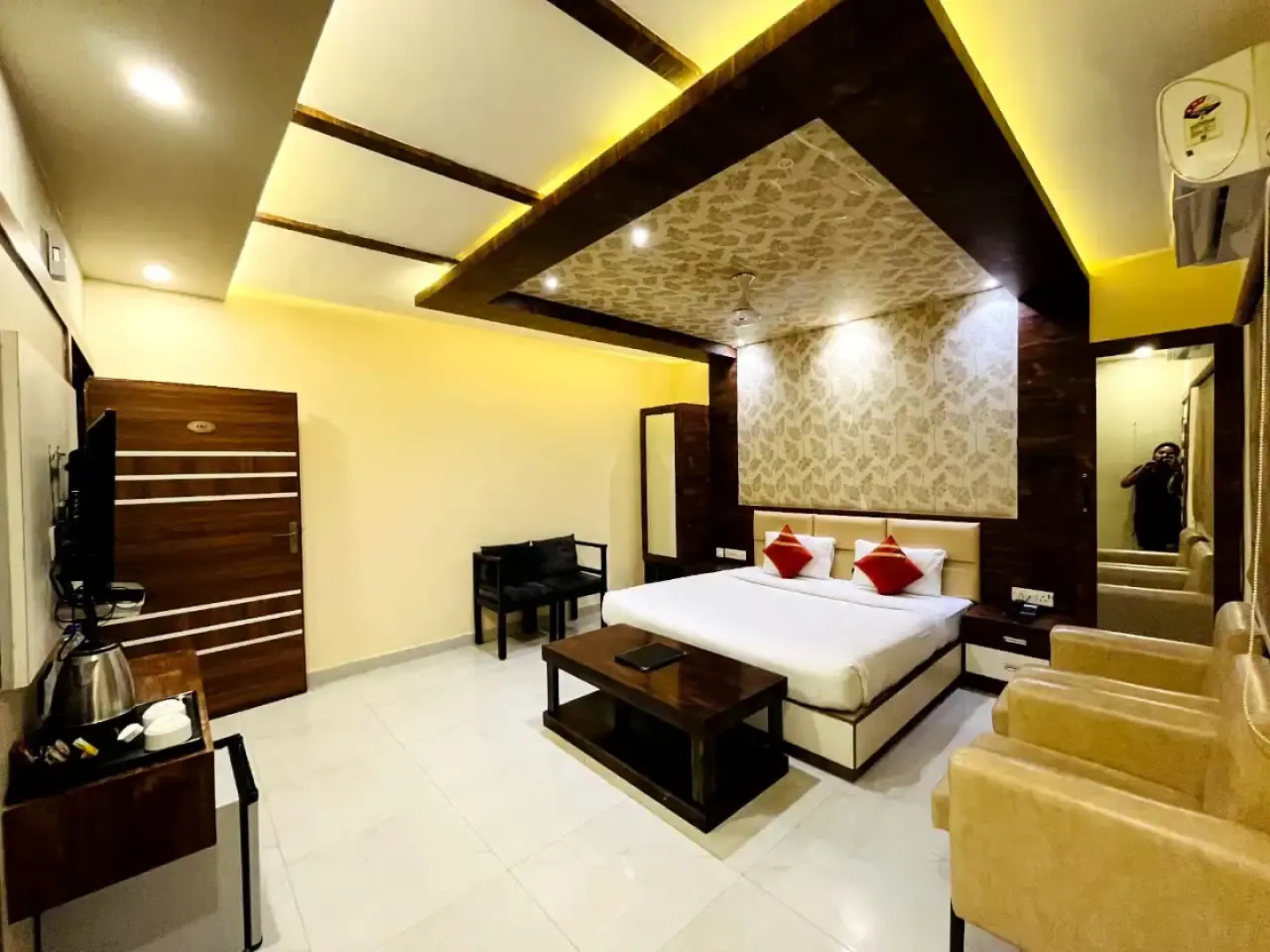 Отель Shri Sai Hotel