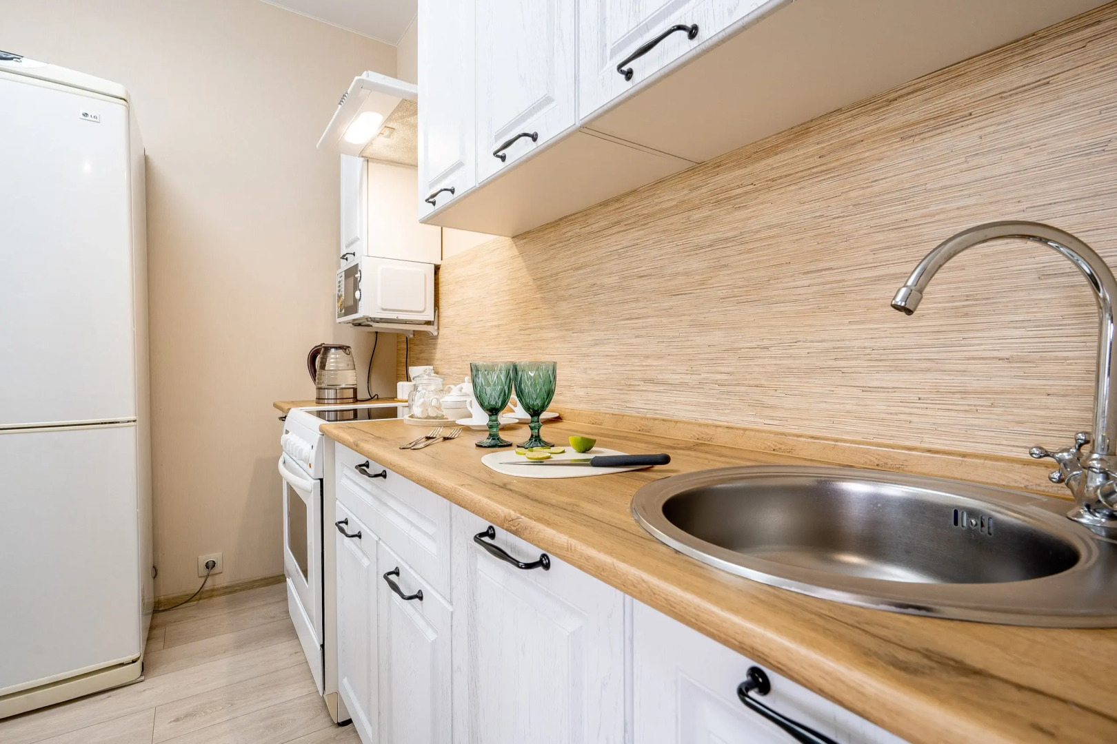 Апартаменты 1+ по Ивана Захарова 9/1