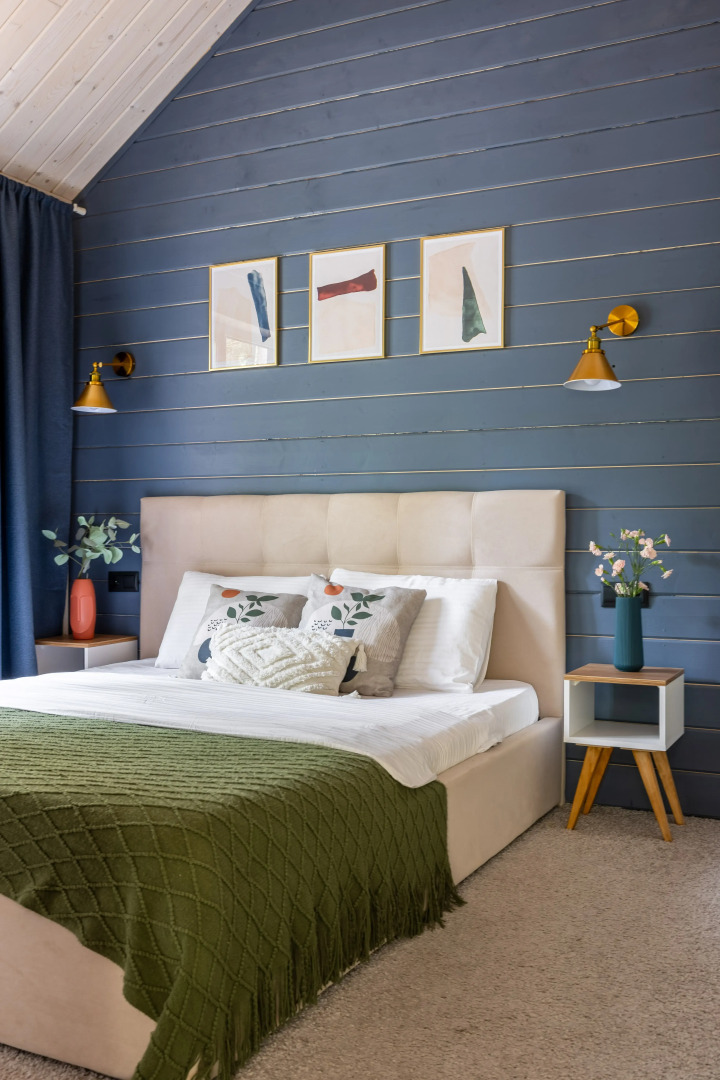 Частный дом в еловом лесу