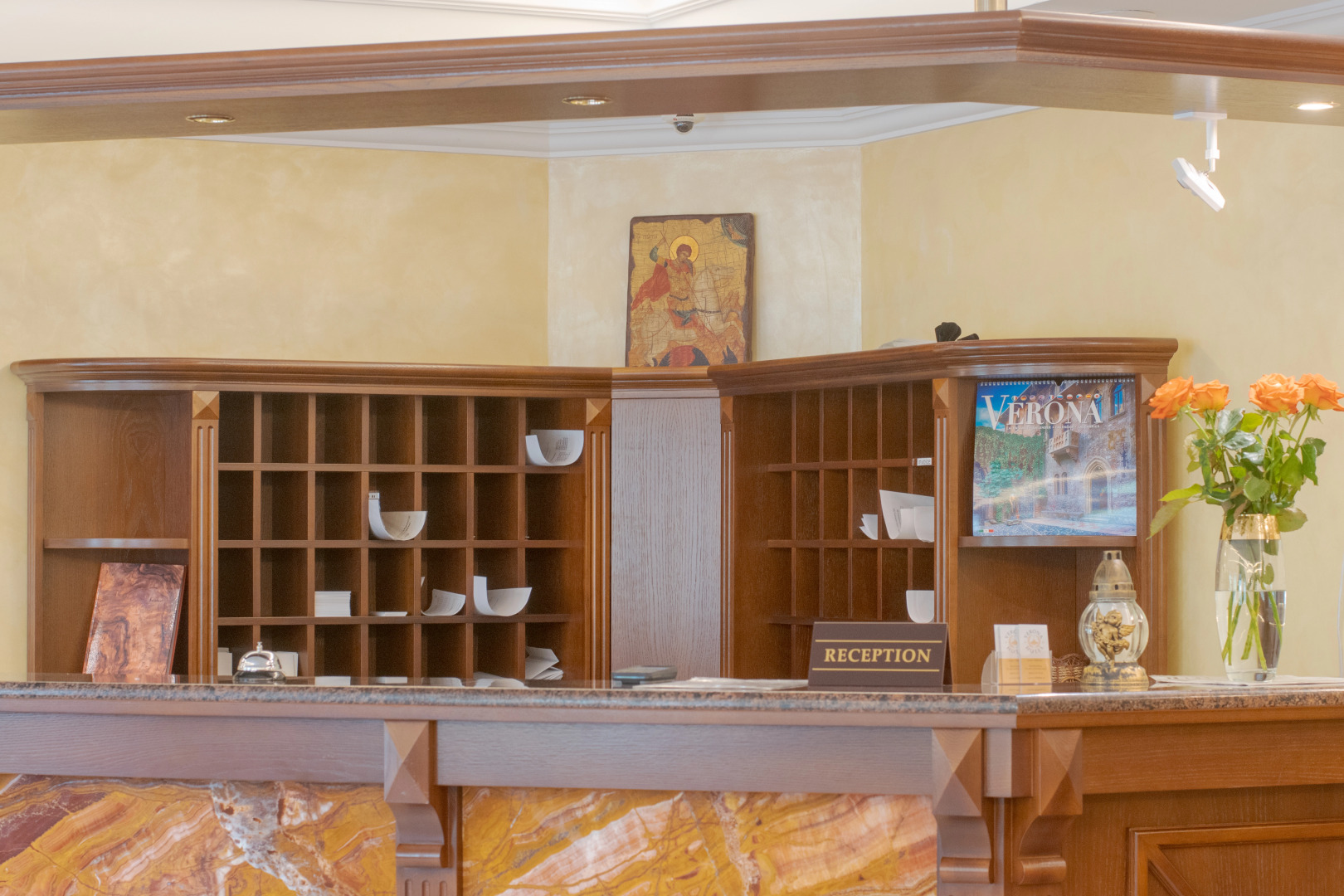 Отель Верона