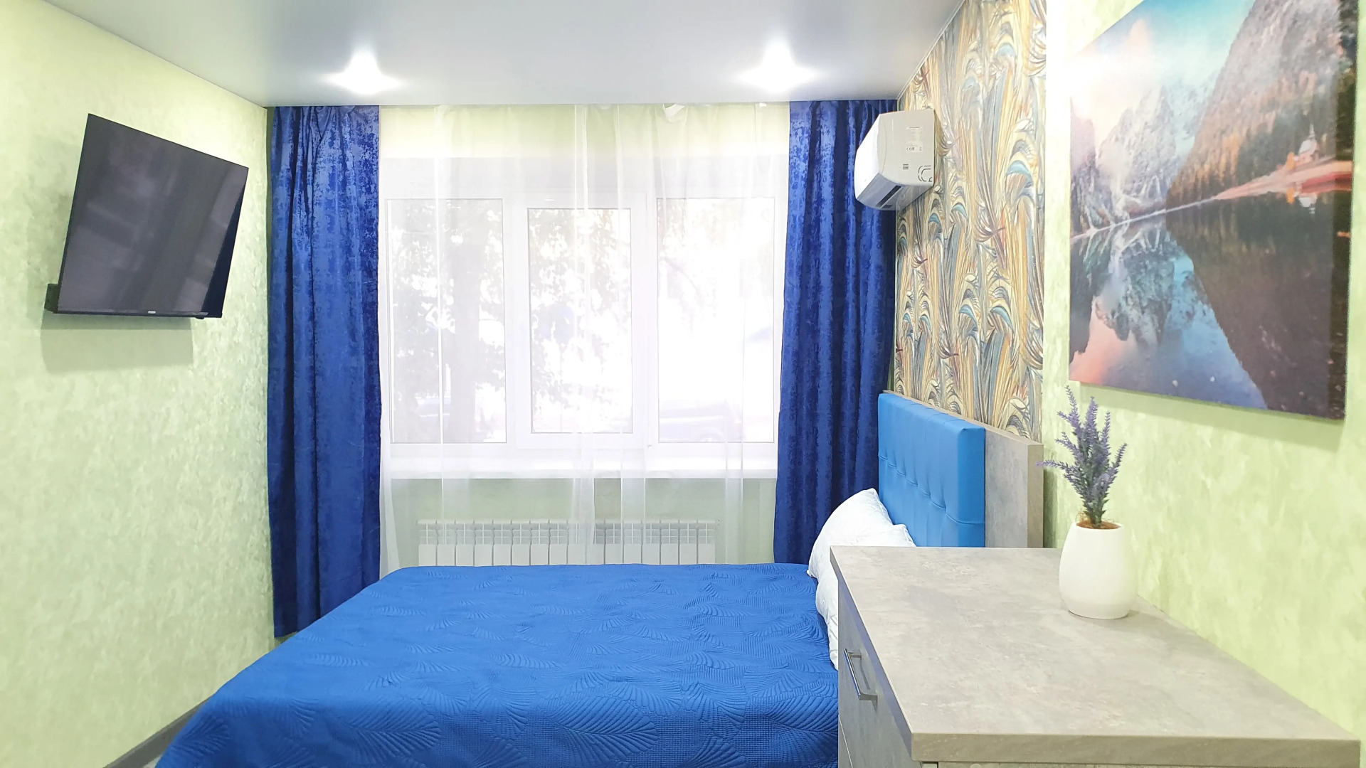 Квартира-студия новая в самом центре города с дизайнерским ремонтом