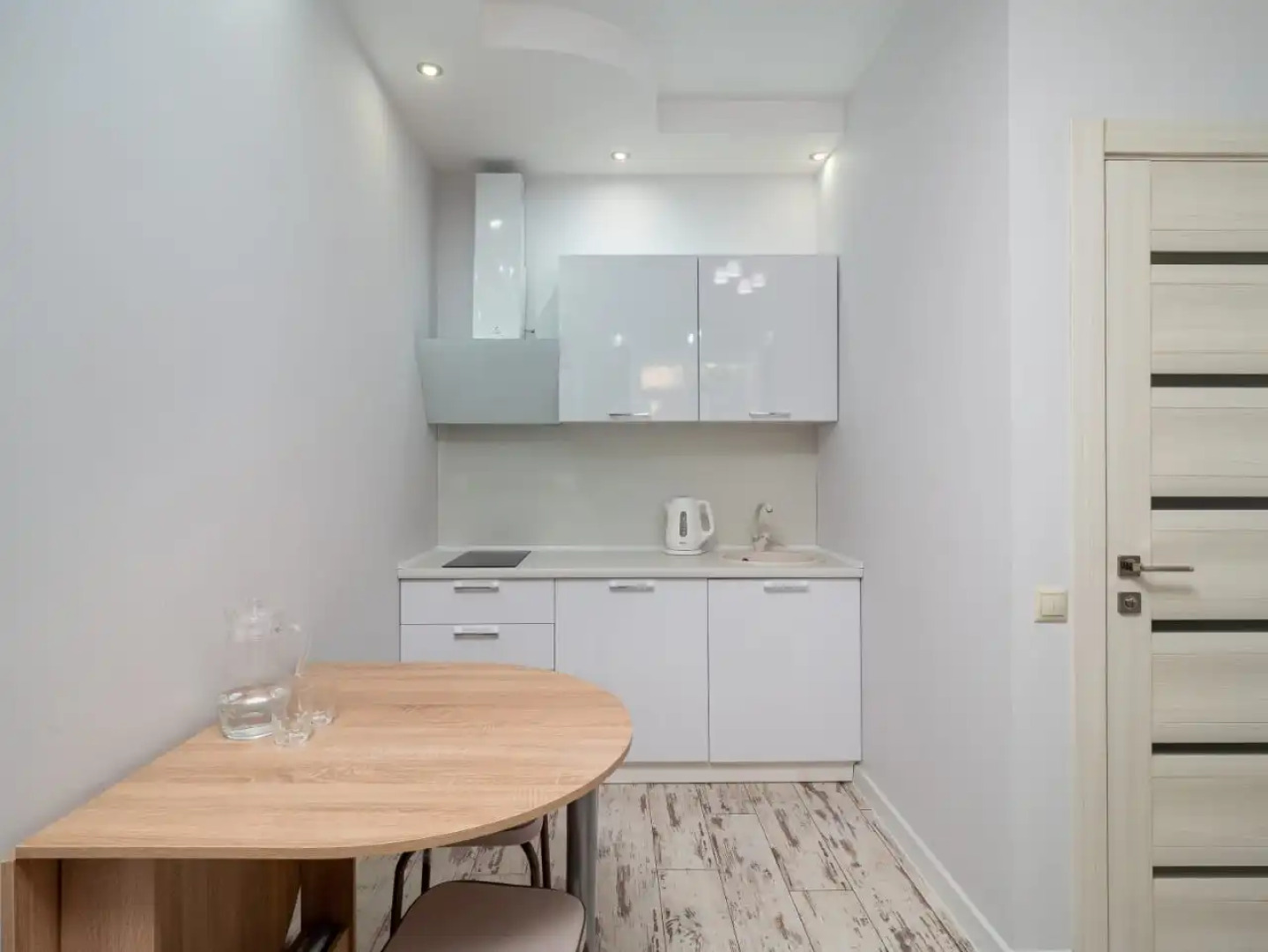 Апартаменты У Моря С Бассейном в ЖК Солнечный 15