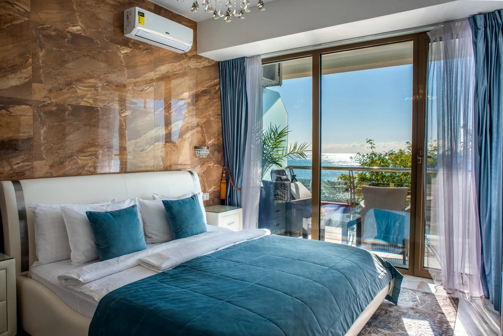 Отель Серенити Премиум