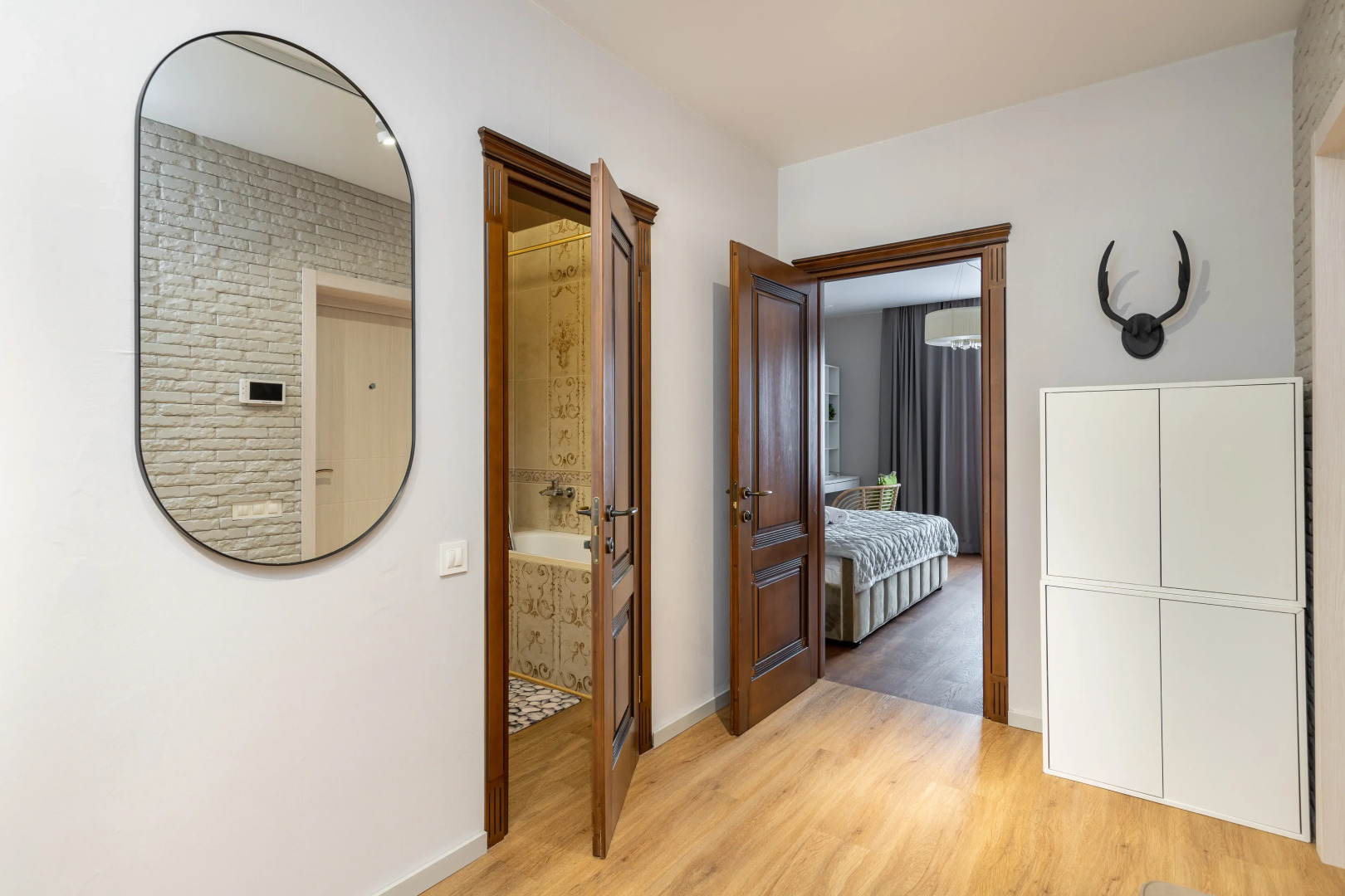 Апартаменты двухкомнатные рядом с метро и ТЦ Dana Mall