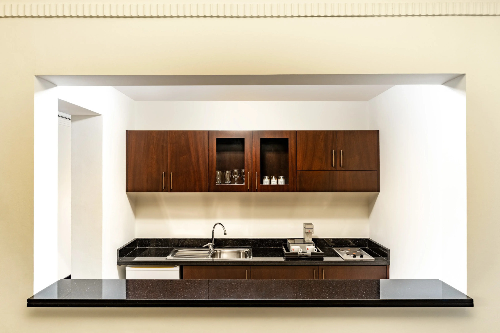 Курортный отель Le Meridien Al Aqah Beach Resort