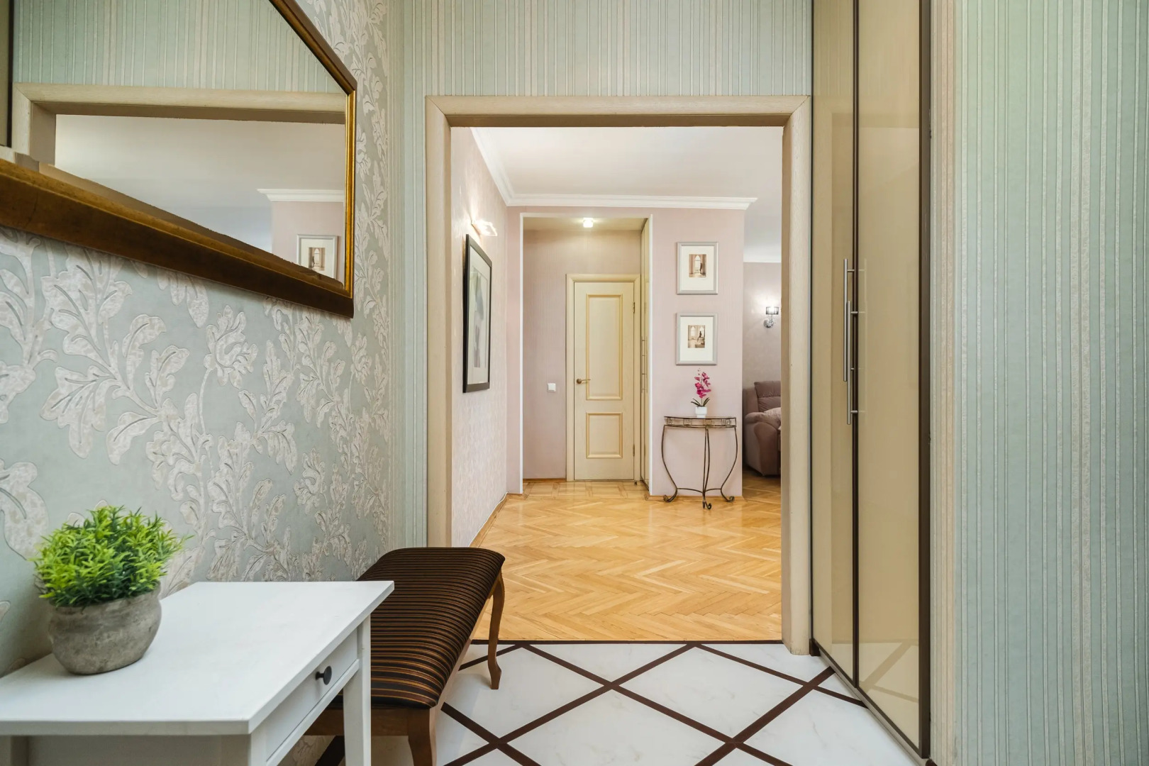 Апартаменты в Центре Минска с Видом на Реку Свислочь