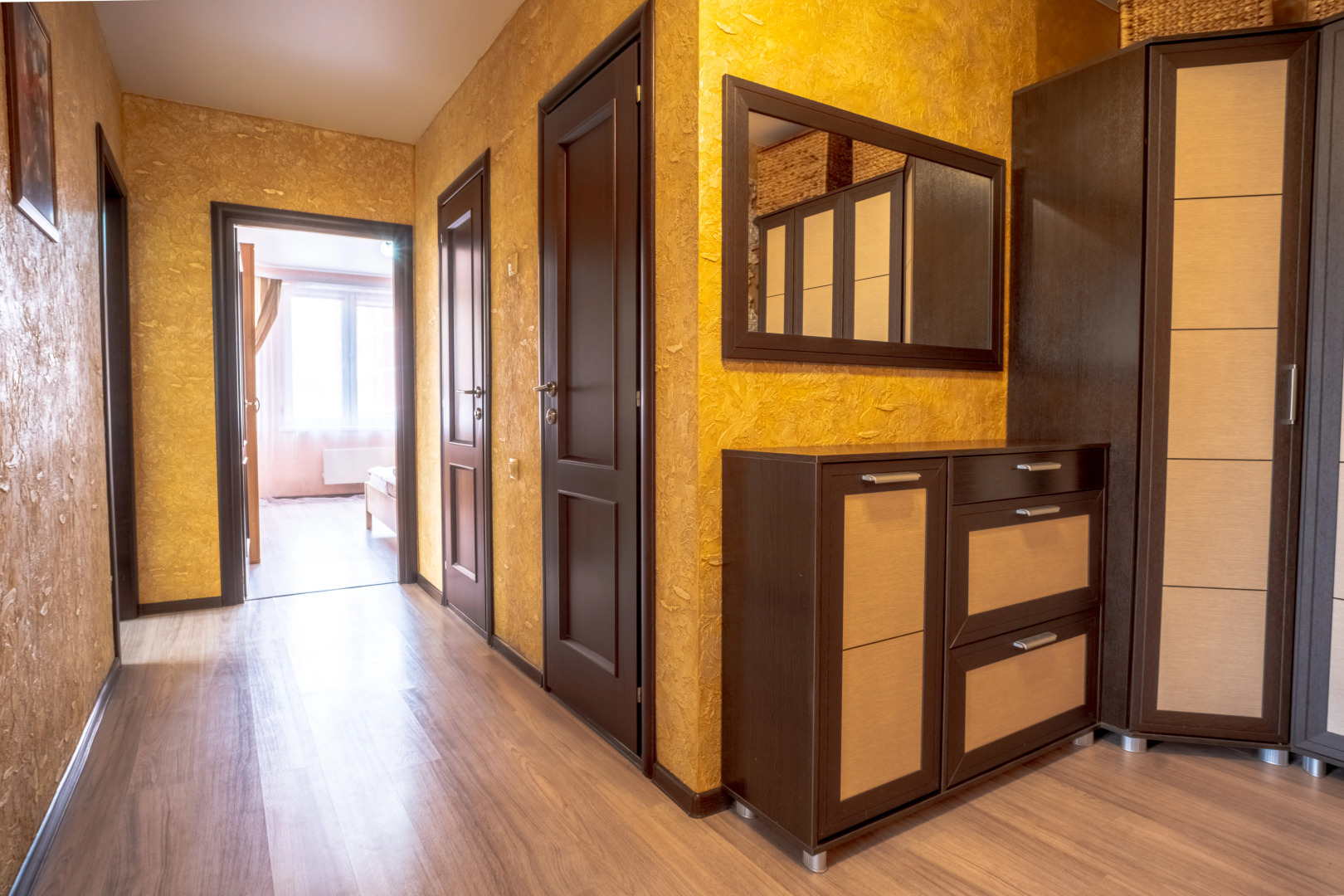 Квартира большая двухкомнатная в отличном районе