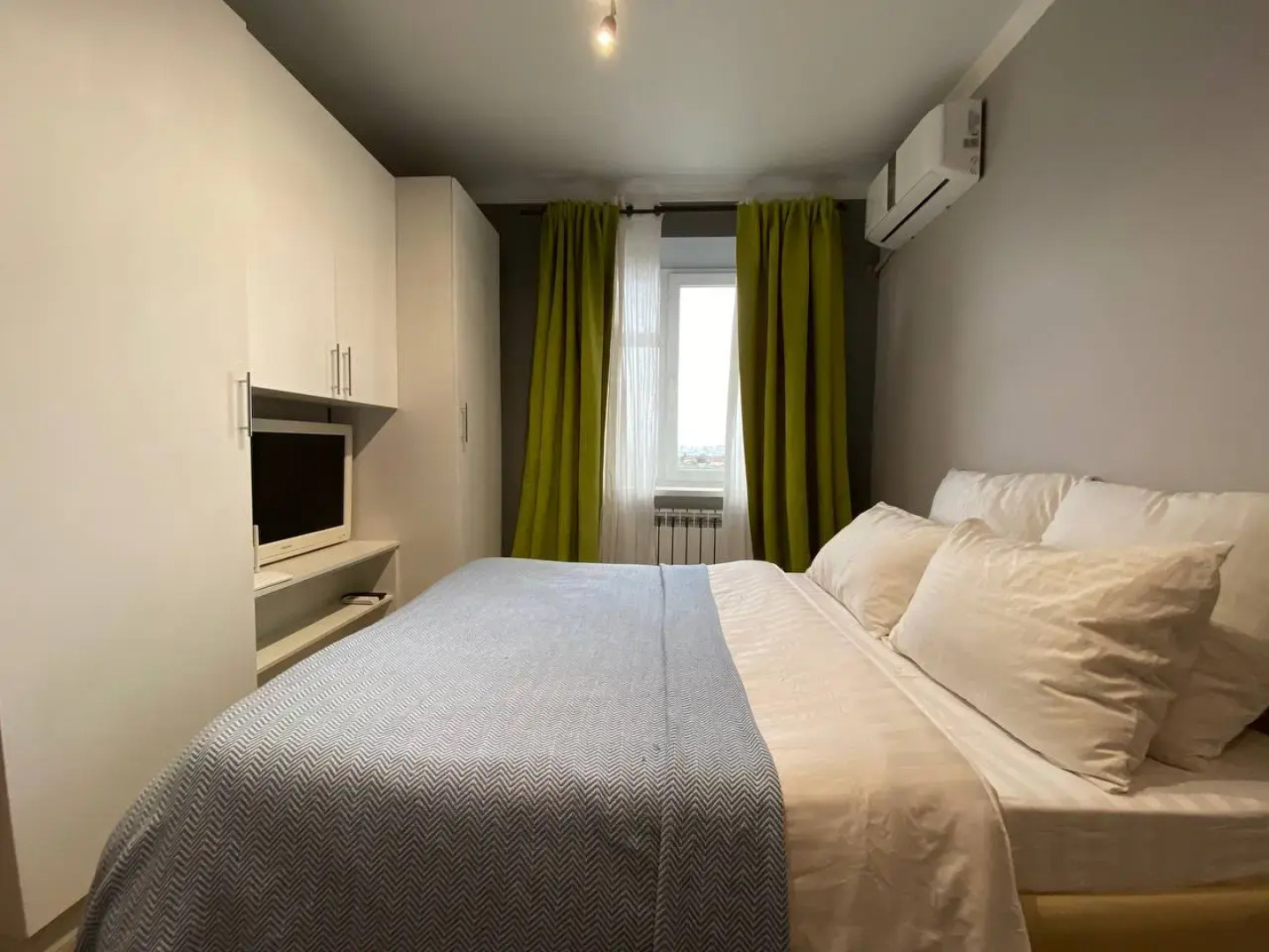 Апартаменты Эль Апарт на Содружества 66/110