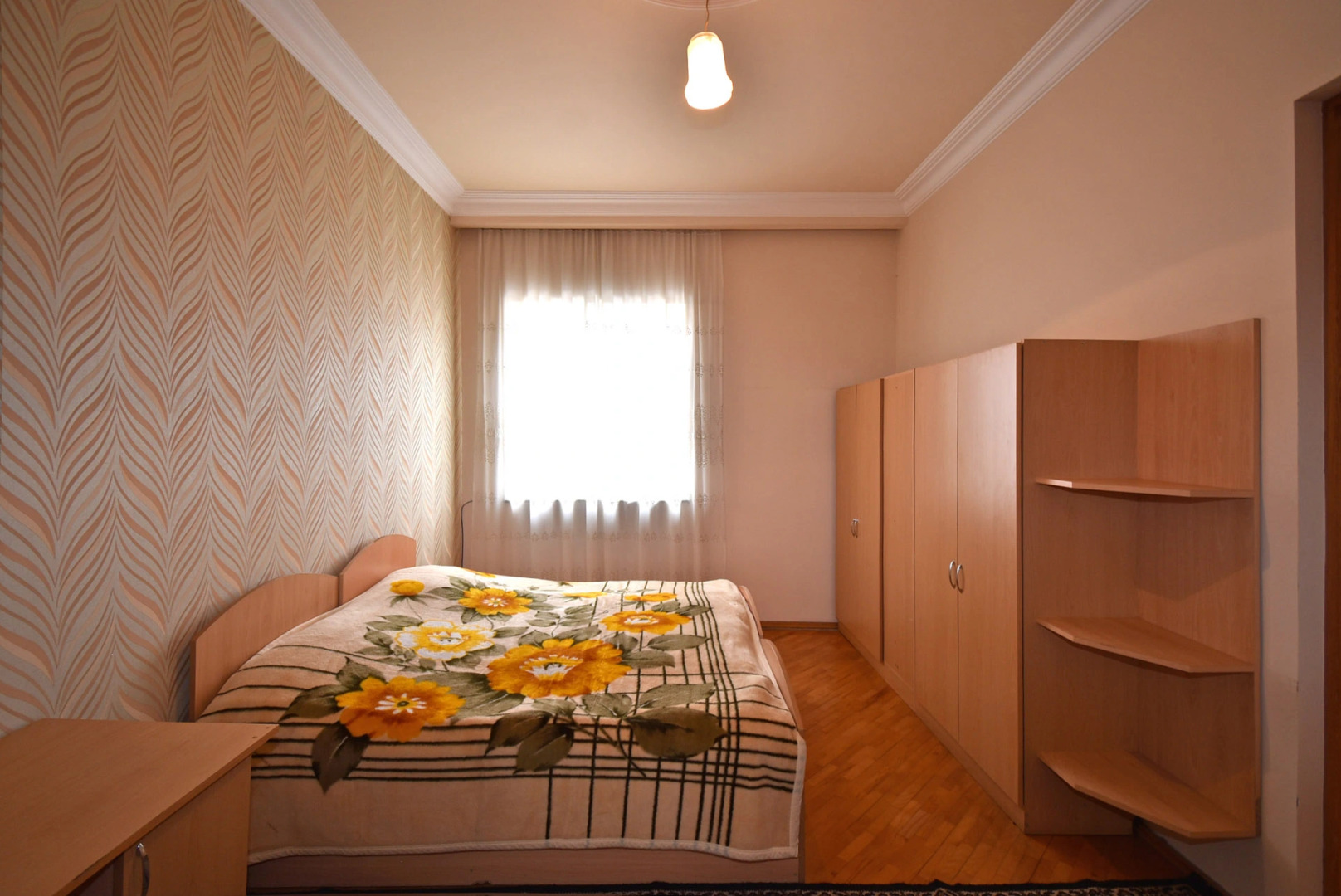 6 комнатный особняк с видом на сад