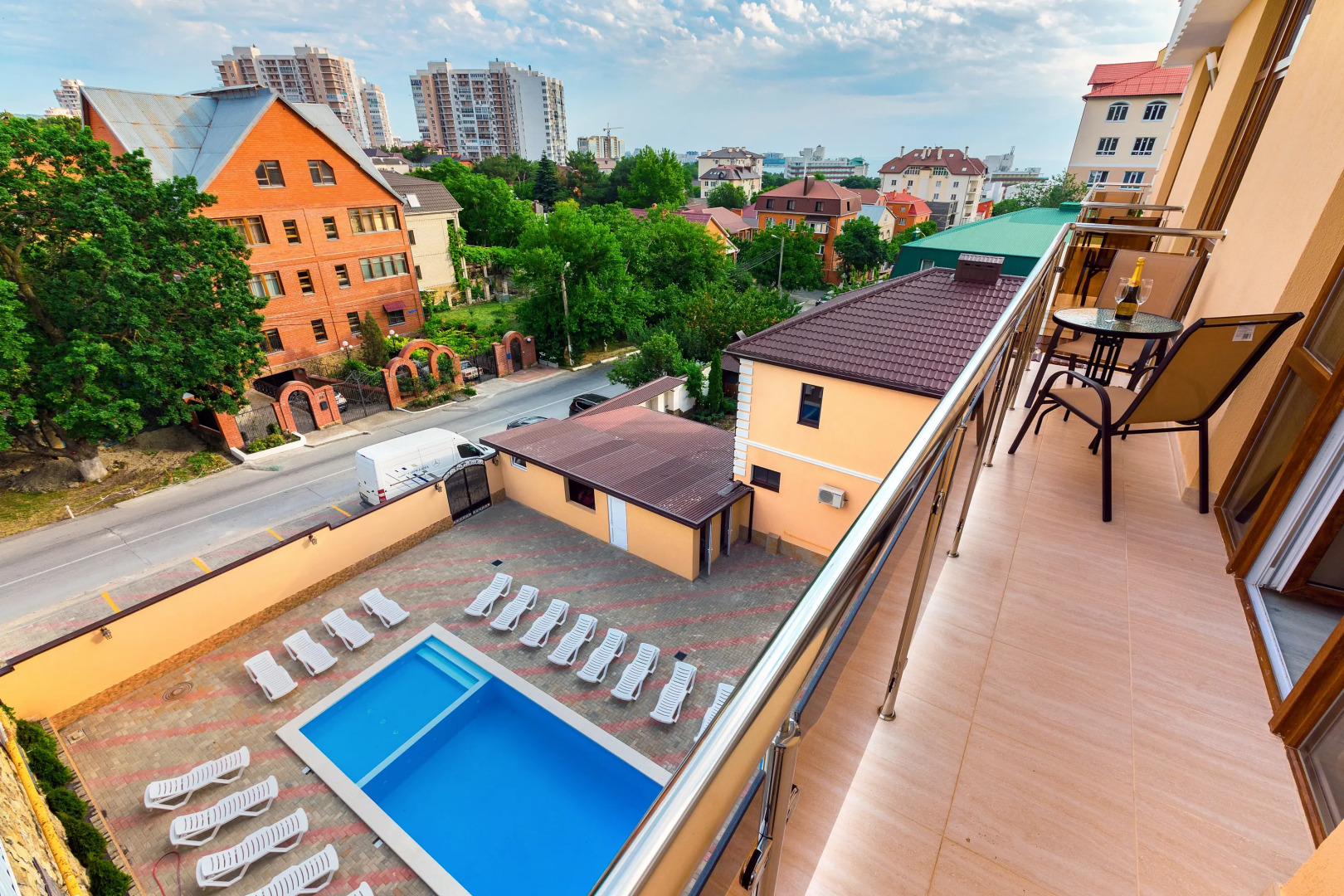 Отель Атлас