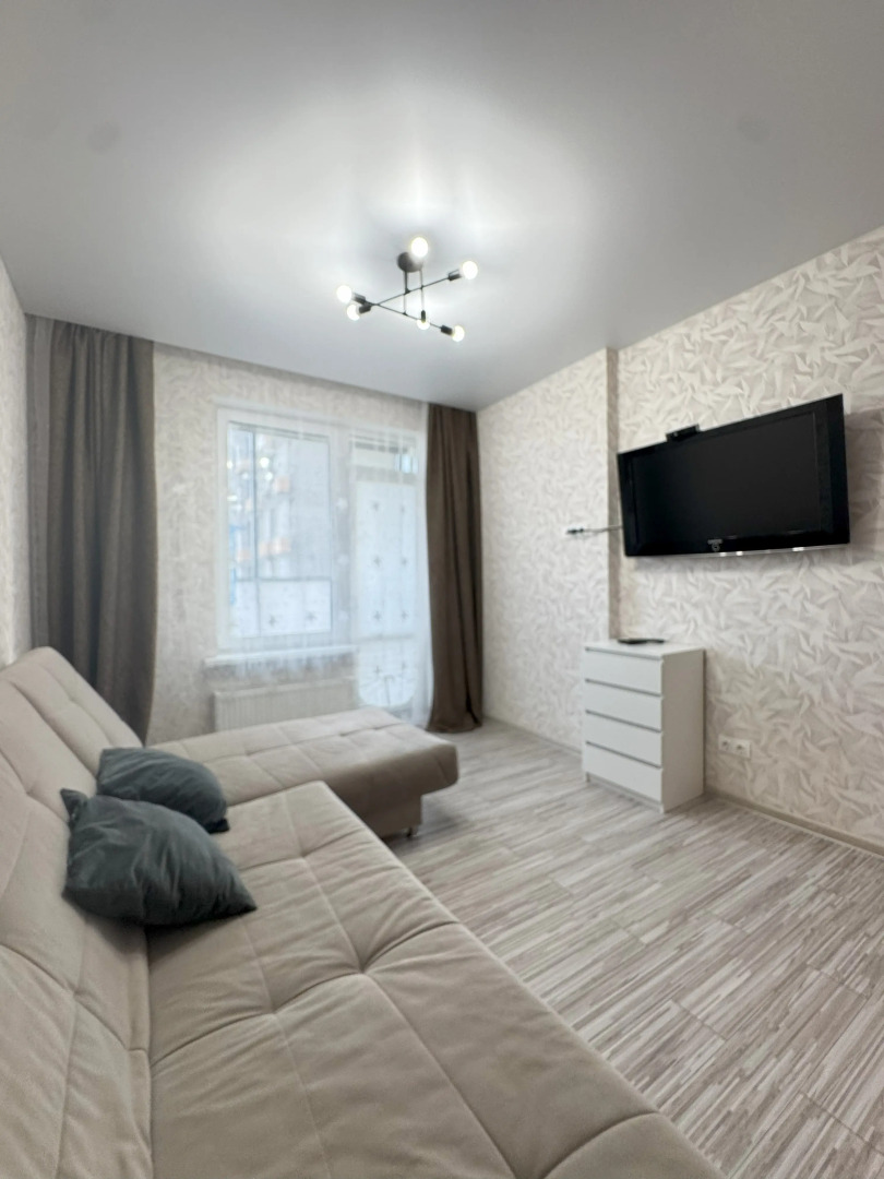 Квартира Пятиместная Красивая в Новом Районе Дивный Квартал у Озера