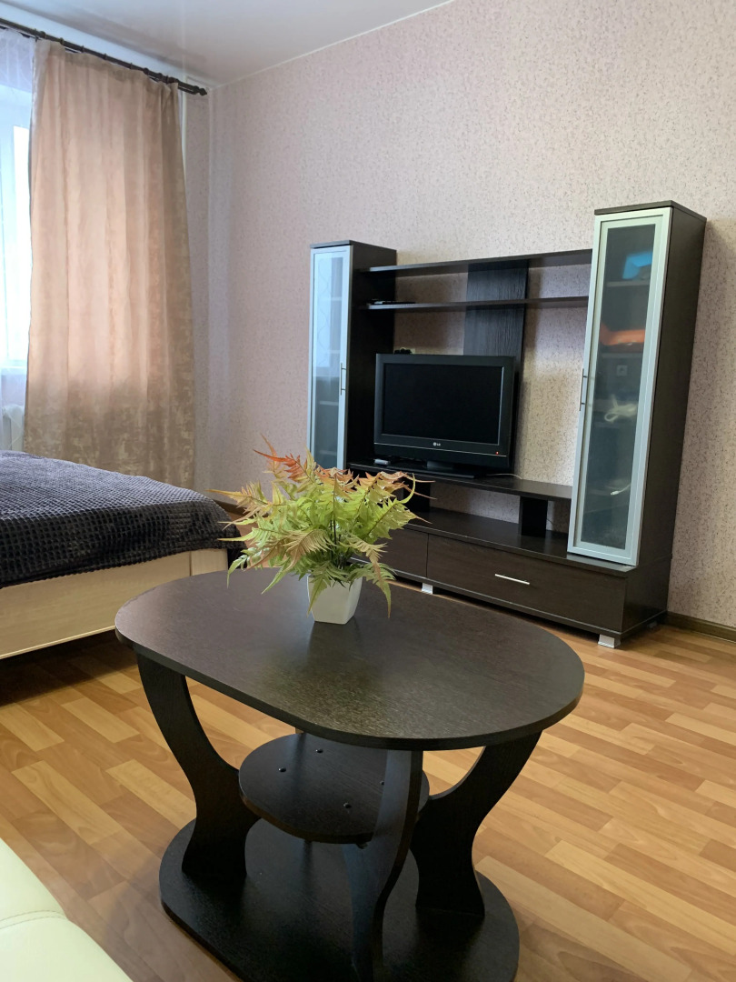 Квартира с Балконом на Строителей 28