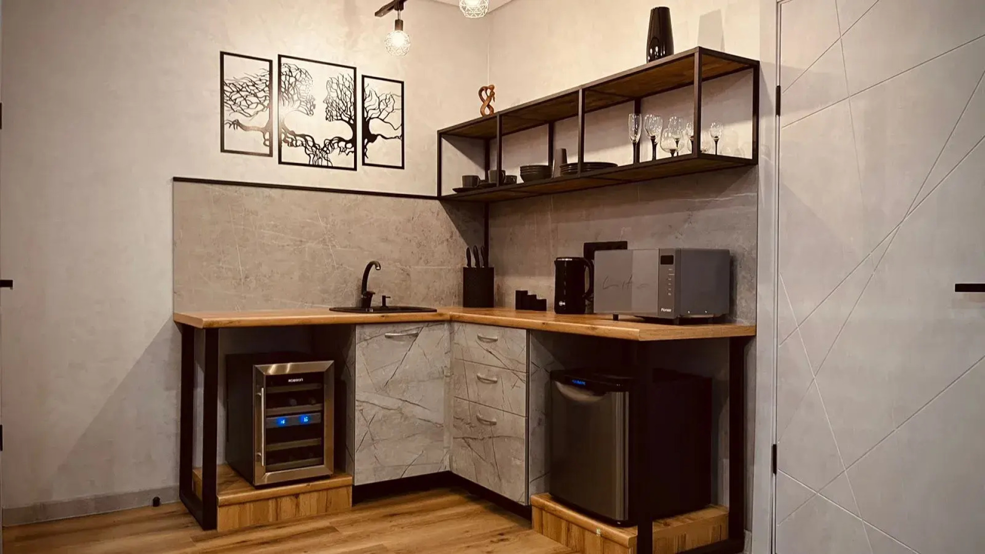 Апартаменты с дизайнерским ремонтом и сауной