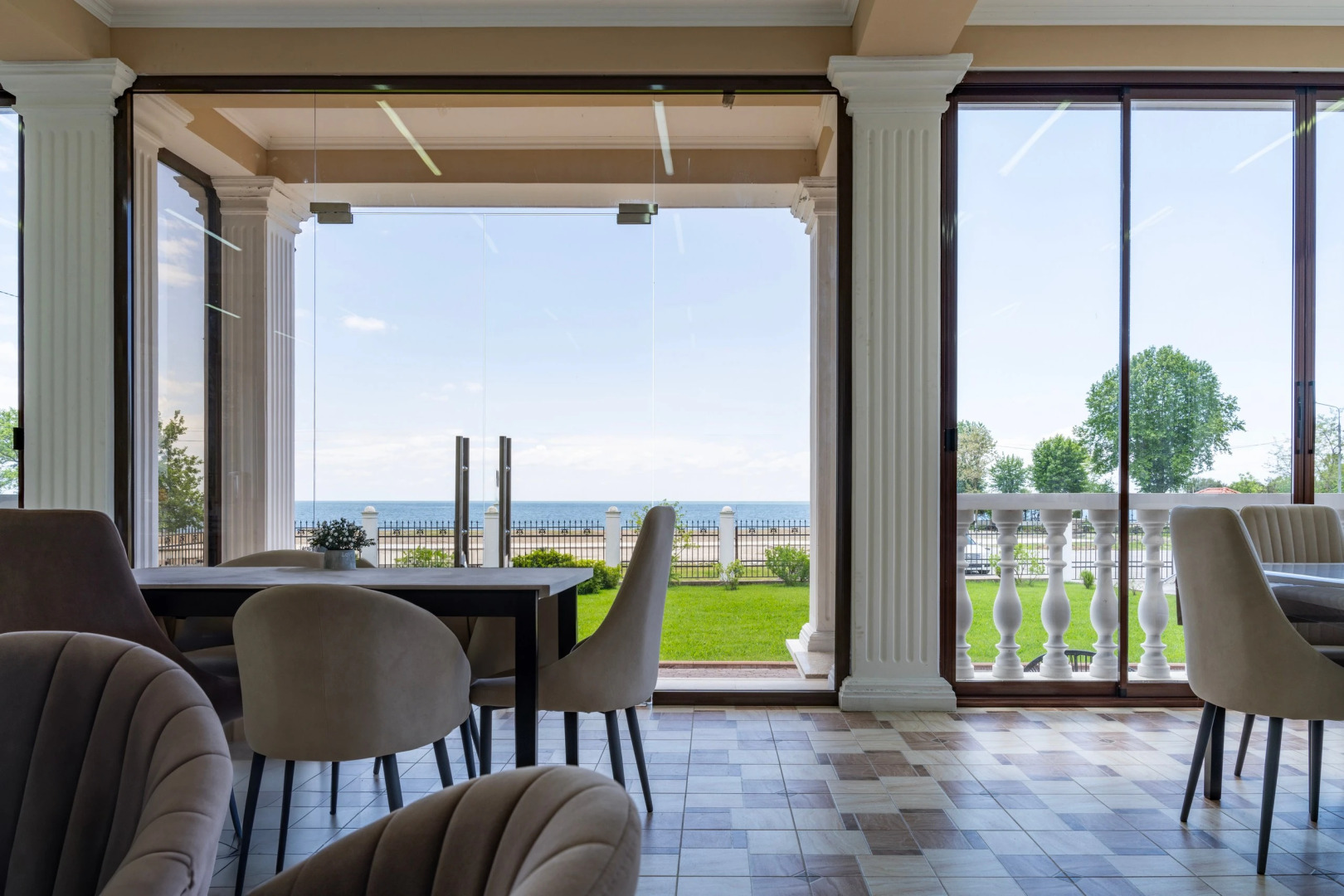 Отель Грейс Фаорс