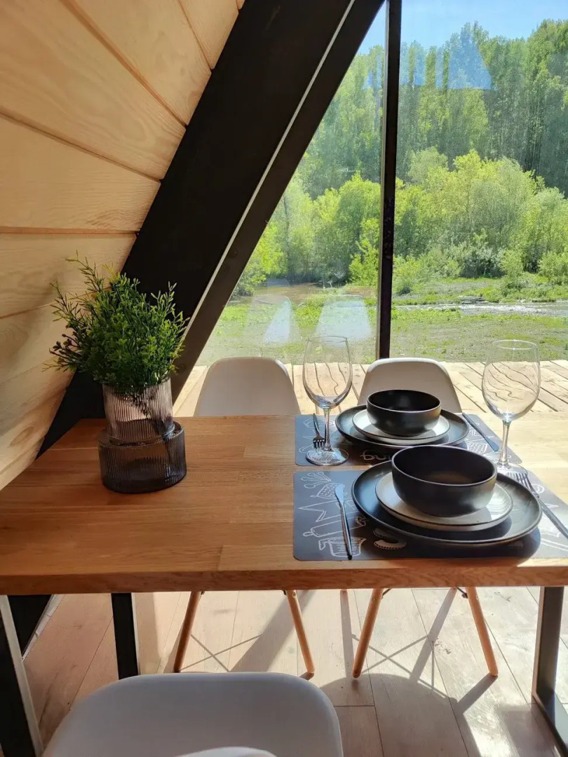 Шале двухэтажный А-фрейм с панорамным остеклением и террасой