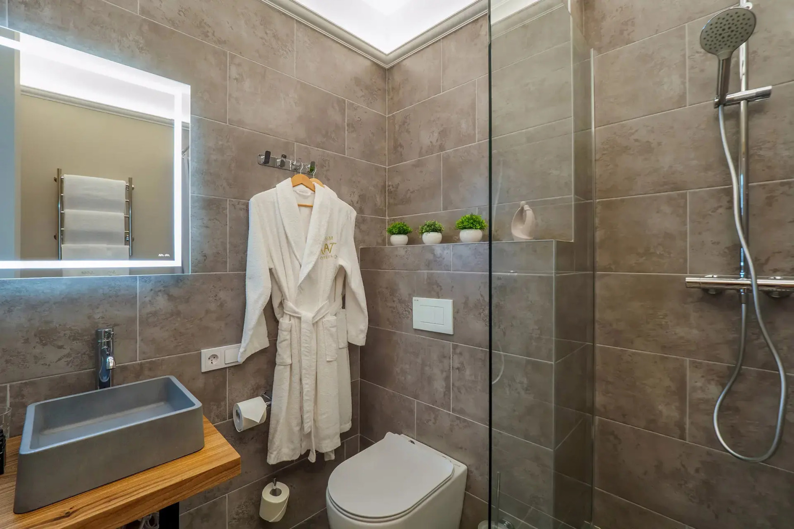 Отель Дом Тaт