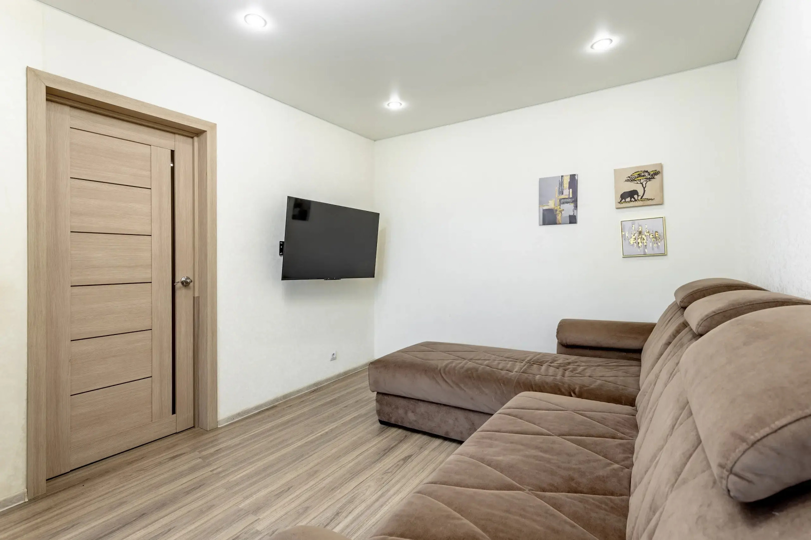 Квартира Шикарная трехкомнатная