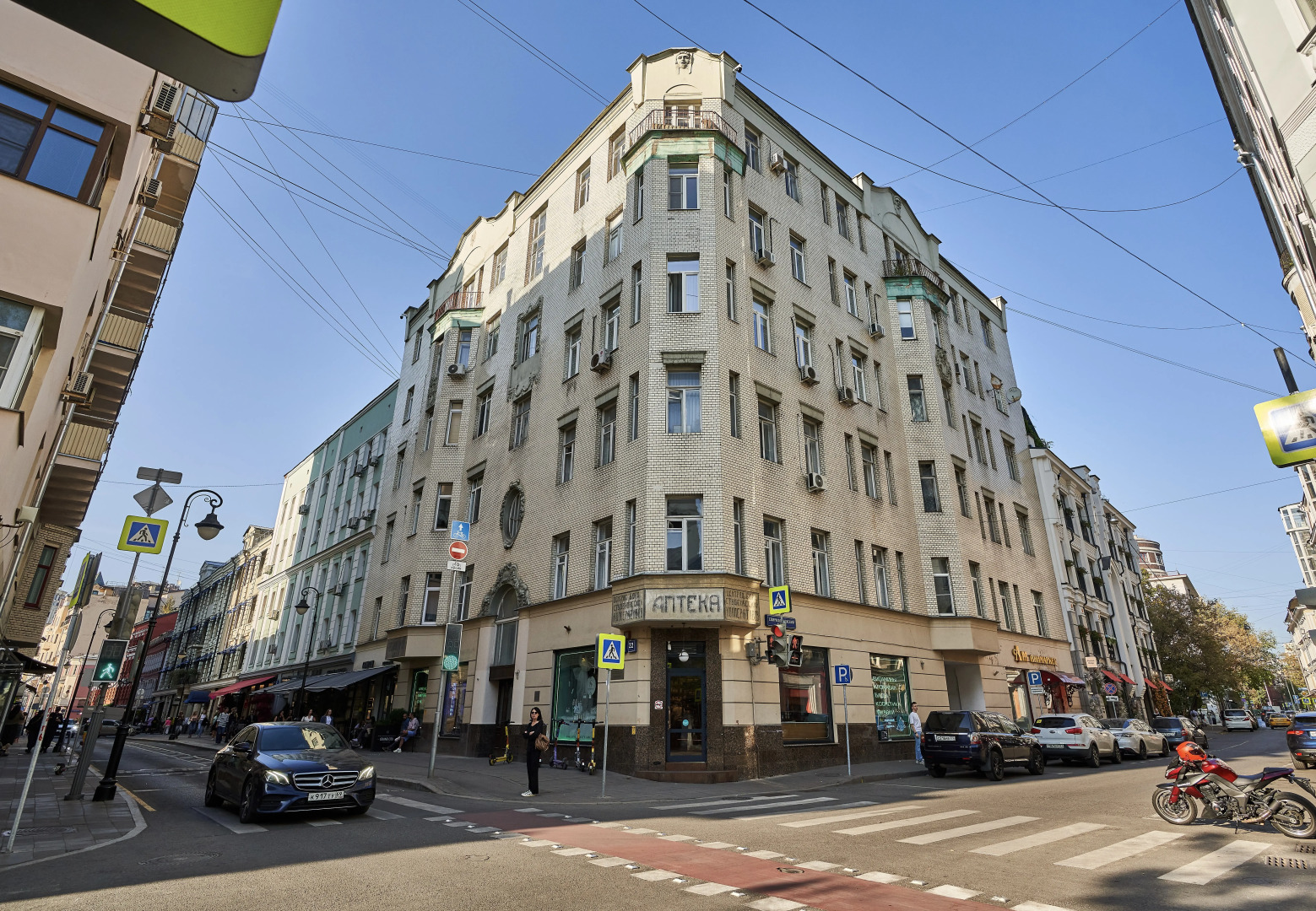 Апартаменты в Доходном доме на Патриарших прудах