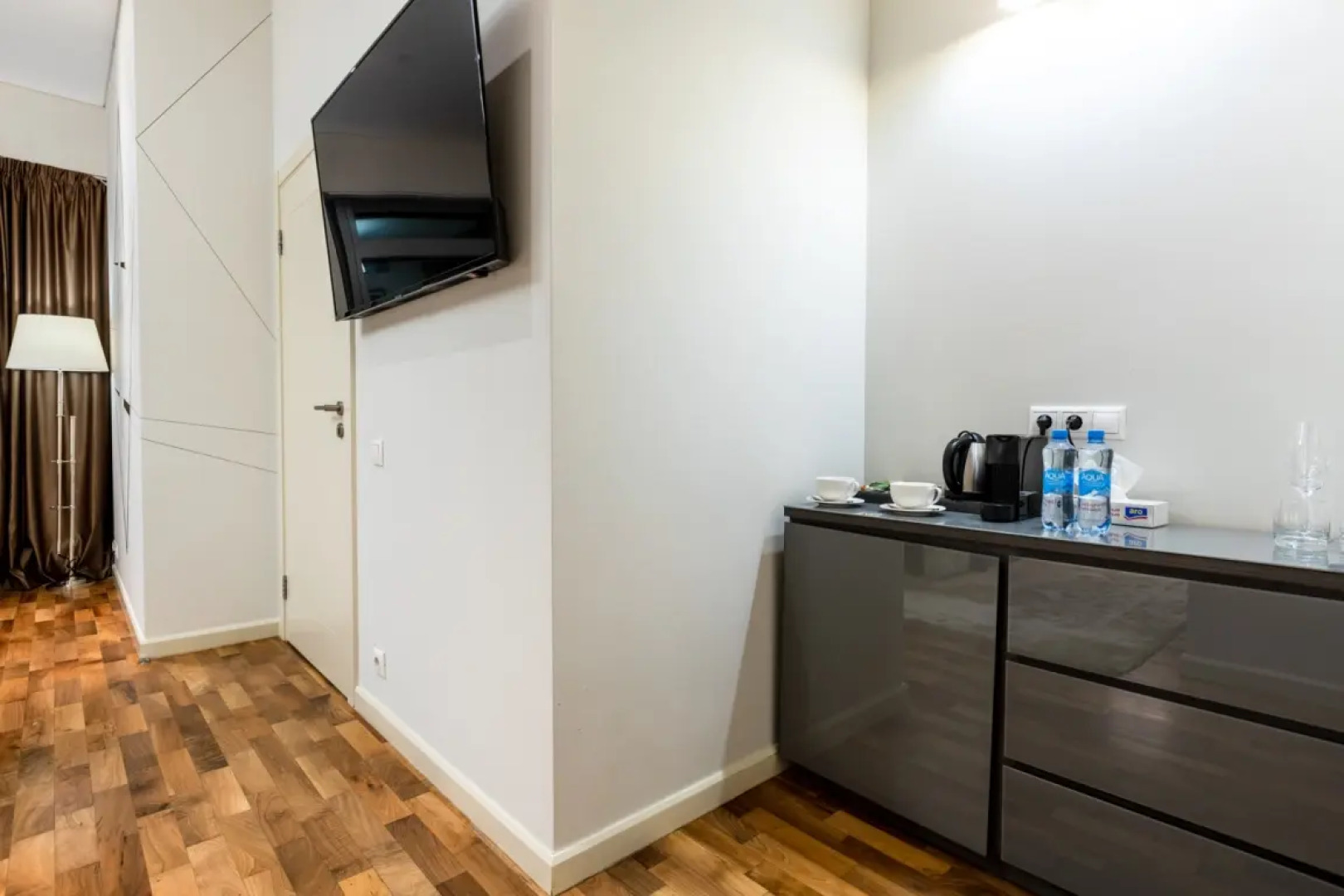 Rockmond 61 Junior Suite 1