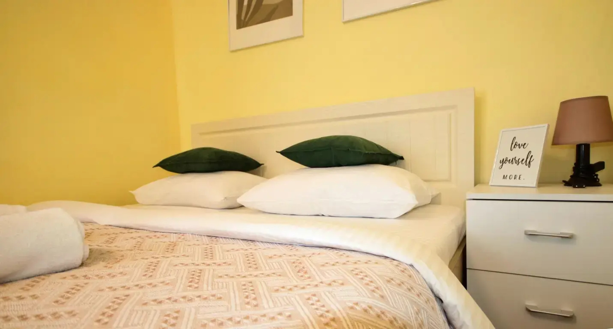 Апартаменты с Балконом и Видом на Город в Тырнаузе от Квартирукинг