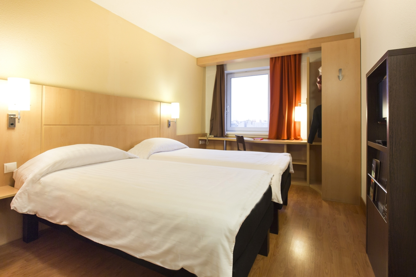 Ирис Санкт–Петербург Центр