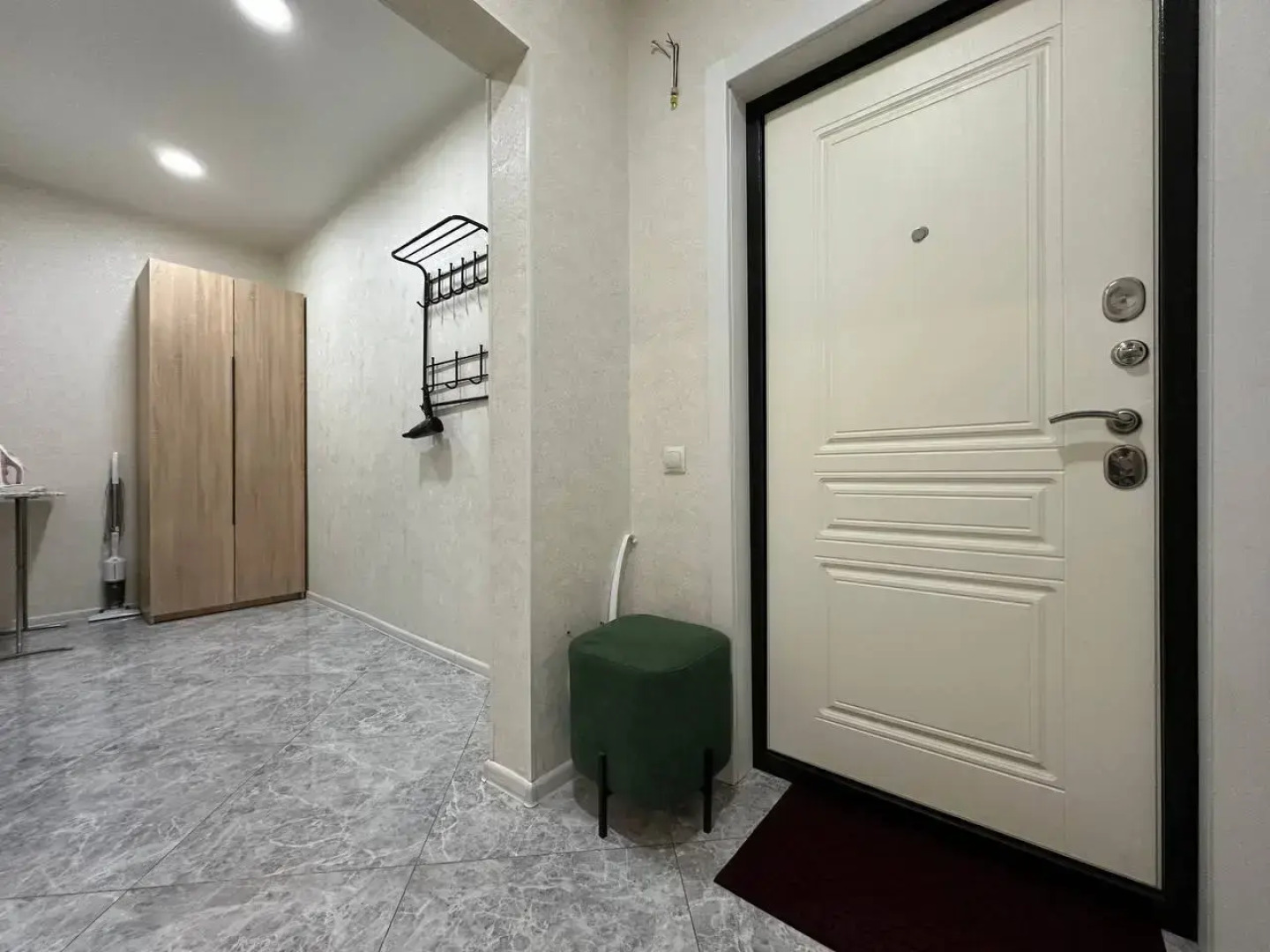 Апартаменты LikeHome на Дорофеева 7 у Города Еды