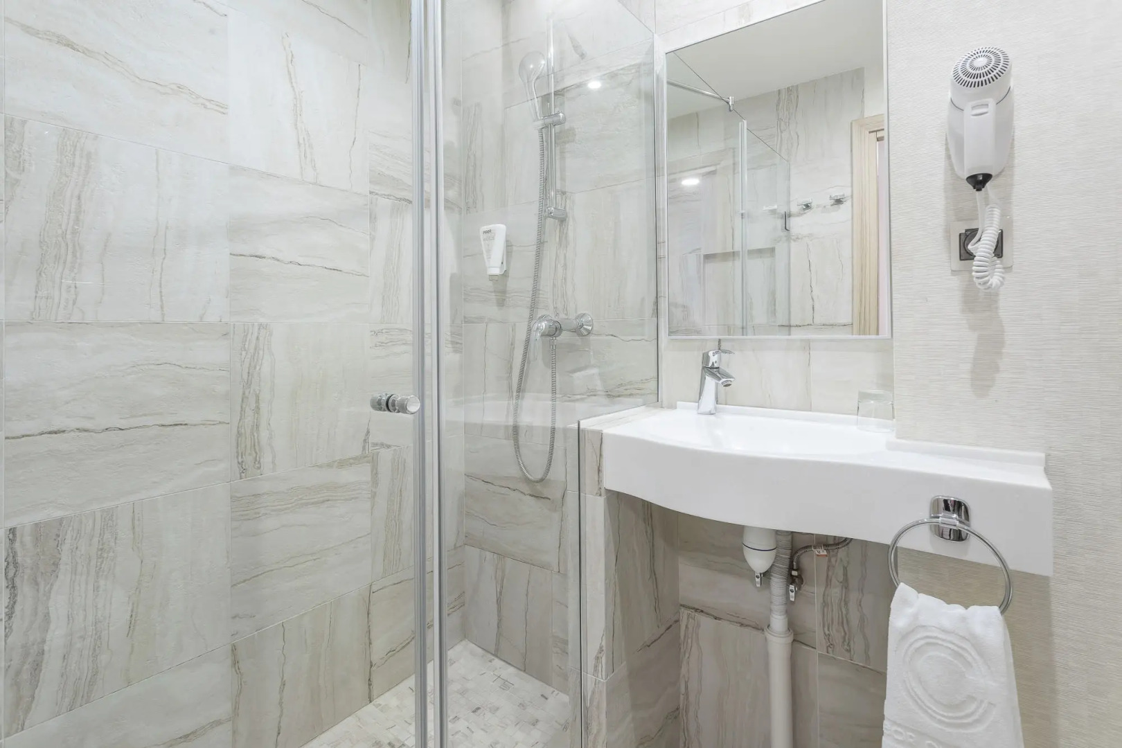 Отель Harbor Club