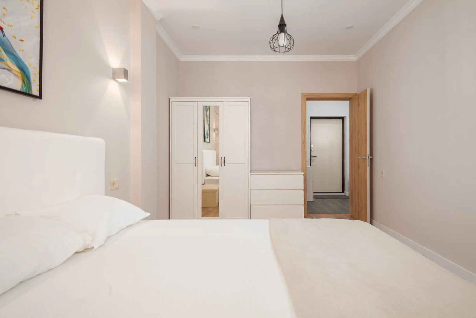 Апартаменты Белоснежные с Отдельной Кухней-столовой