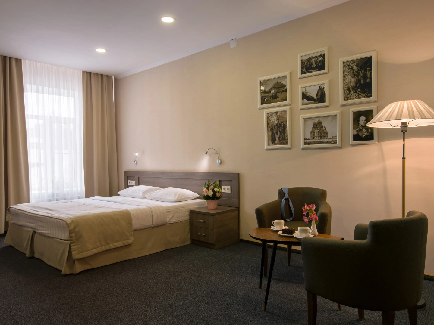 Отель Платов