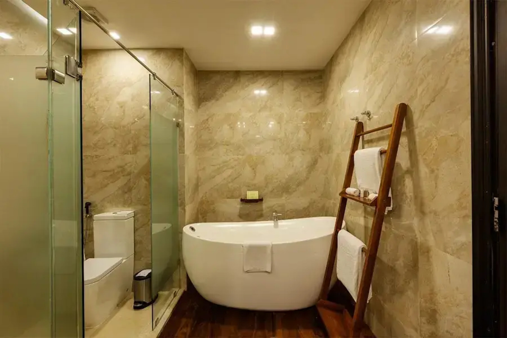 Курортный отель The Fortress Resort&Spa