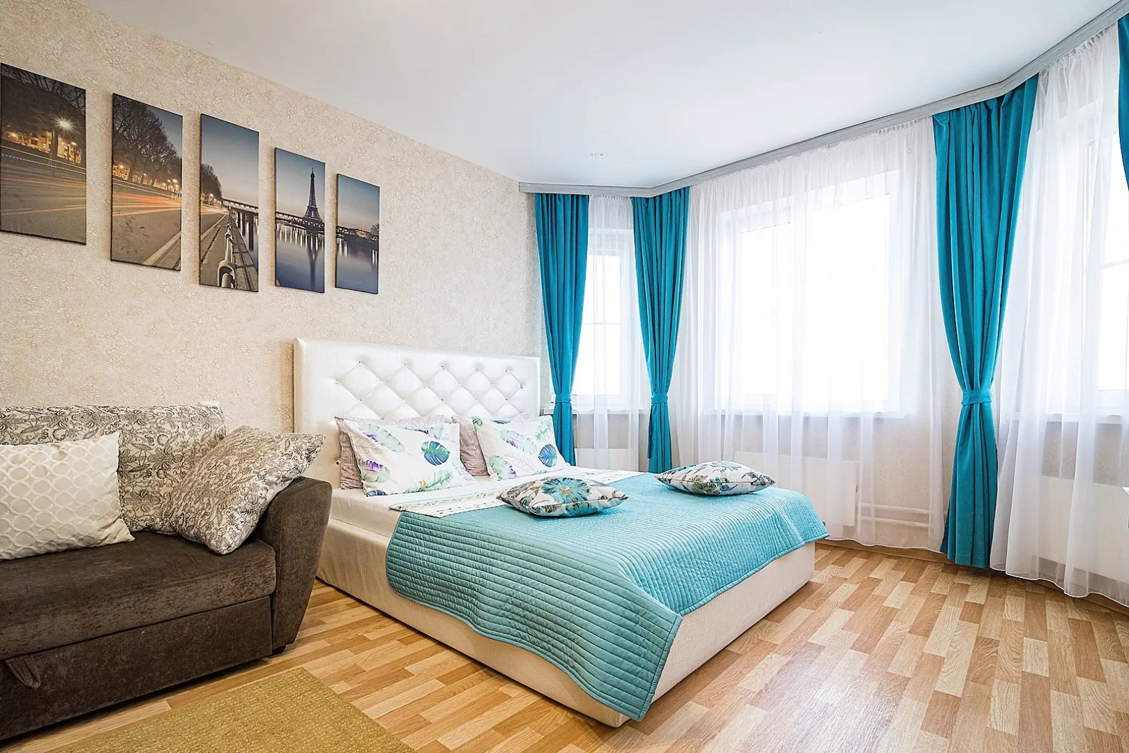 Апартаменты двухкомнатные c видом на Волгу на Волжской набережной  25, м.Cтрелка. Сова-Дом