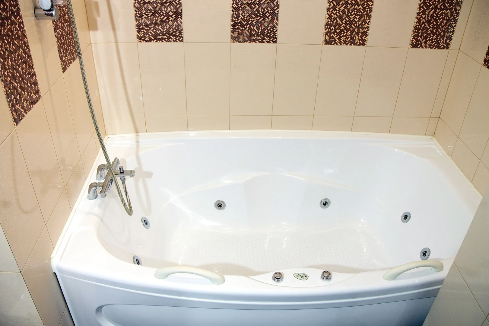 Апартаменты с джакузи напротив ТЦ Планета