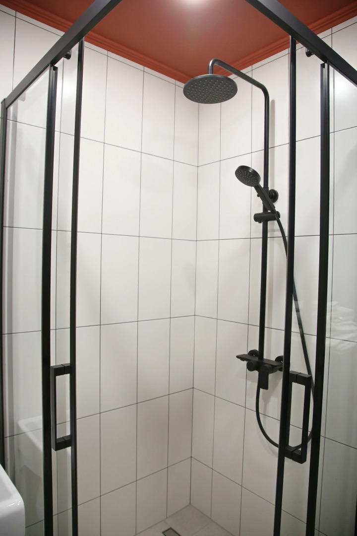 Апартаменты Айвазовский - оранжевое настроение и пол из натуральной сосны в самом центре Калининграда