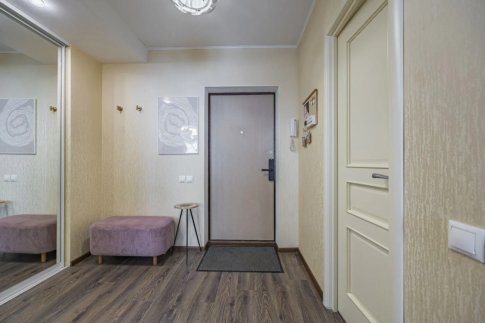 Апартаменты на Карла Маркса 62, с видом на Волгу. м.Стрелка. Сова-Дом