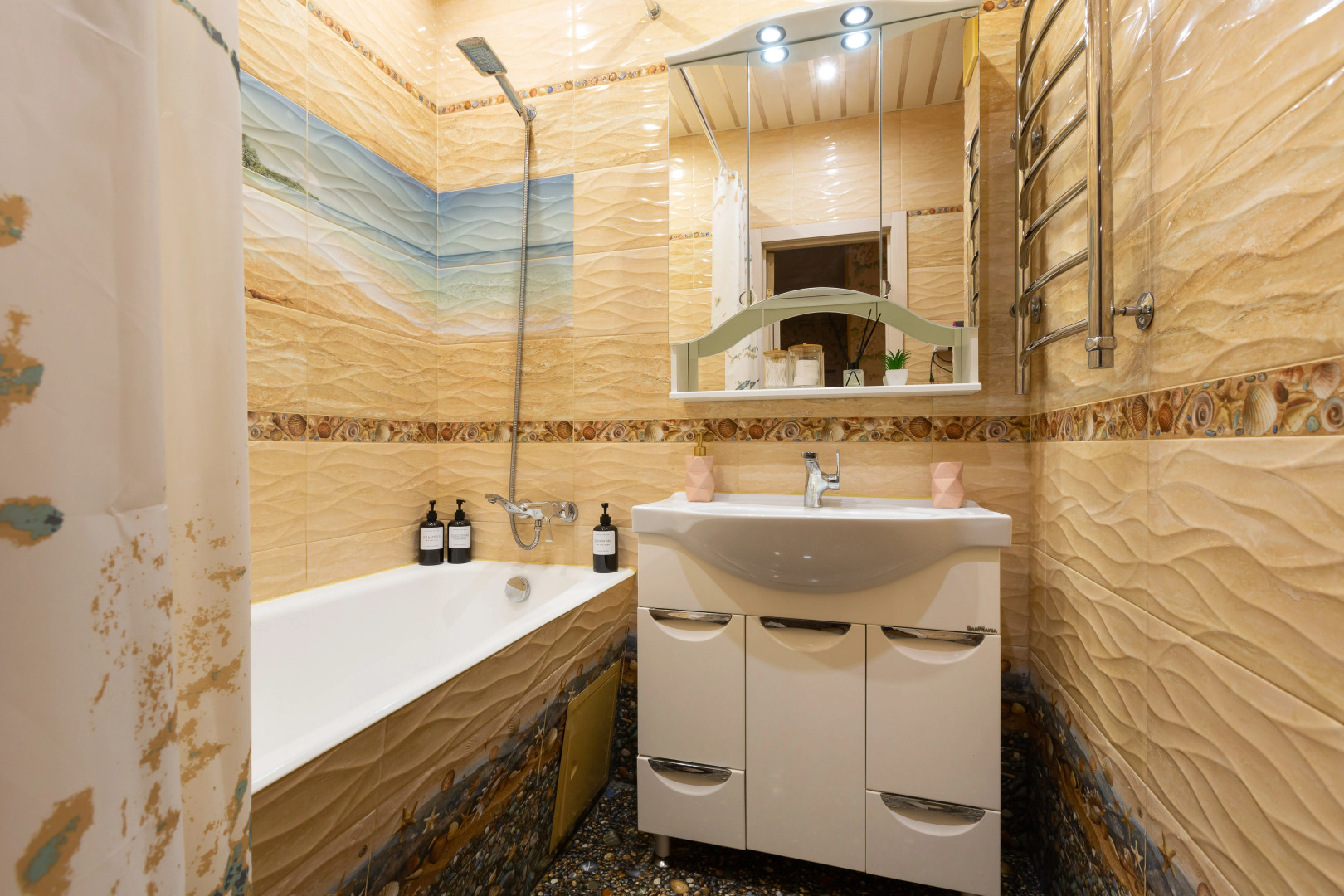 Апартаменты 2комнатные с балконом в мкр "Зеленый Бор"