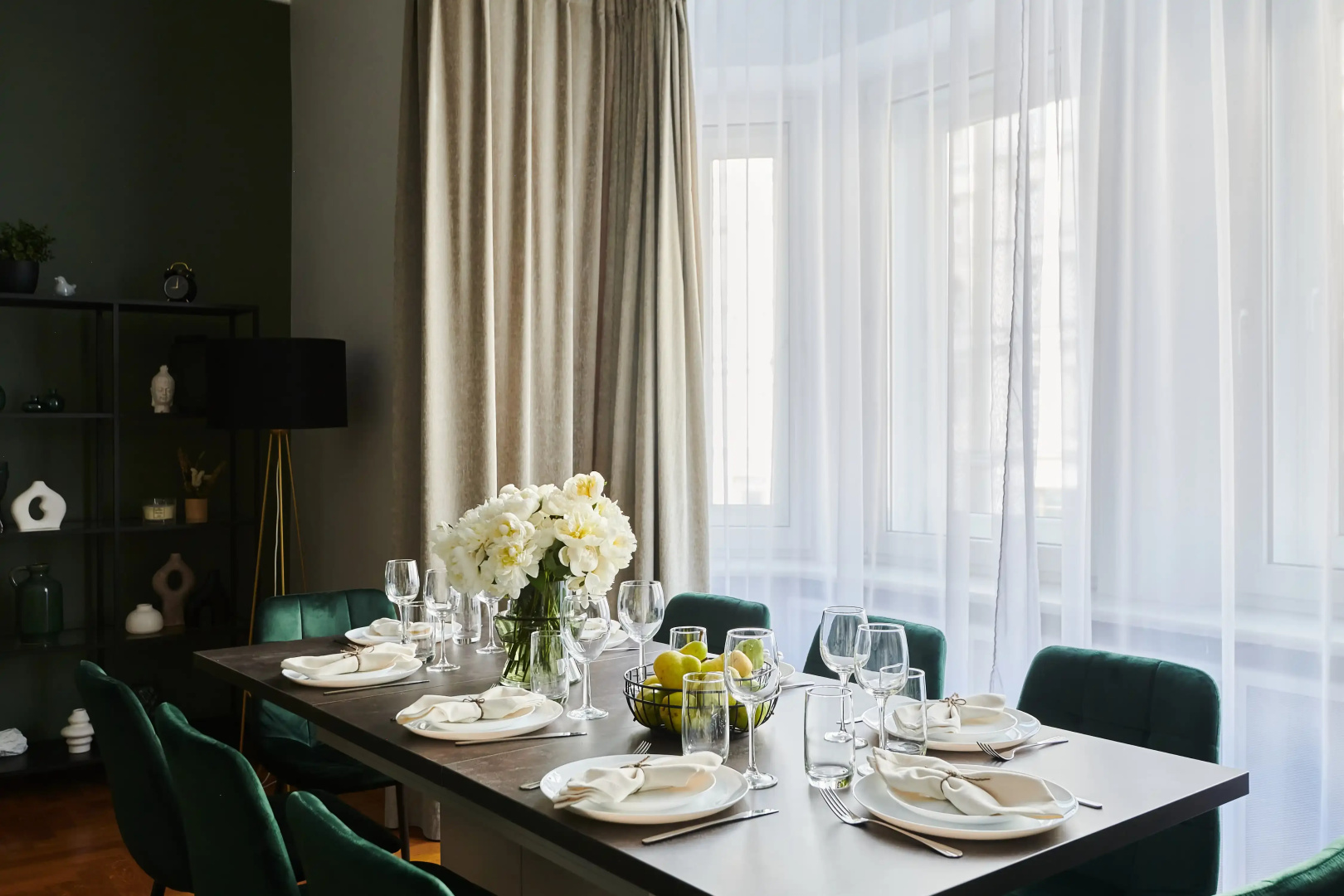 Квартира GM Apartments Шикарная Пятёрка с домашним кинотеатром