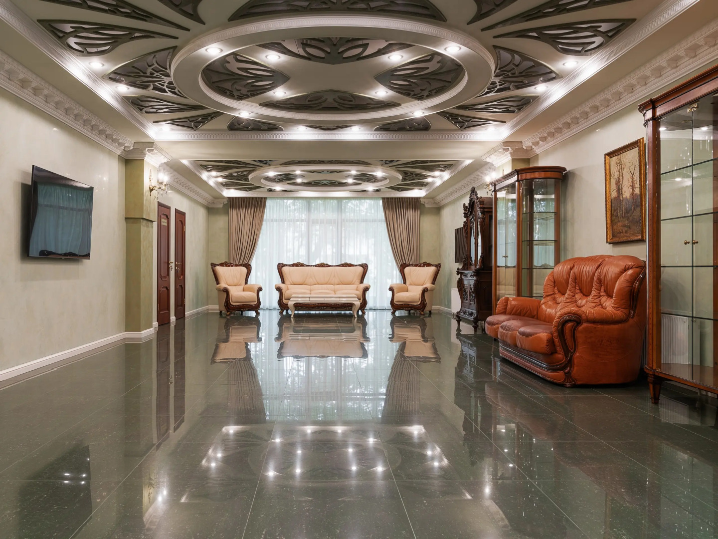 Отель Золотой Дельфин