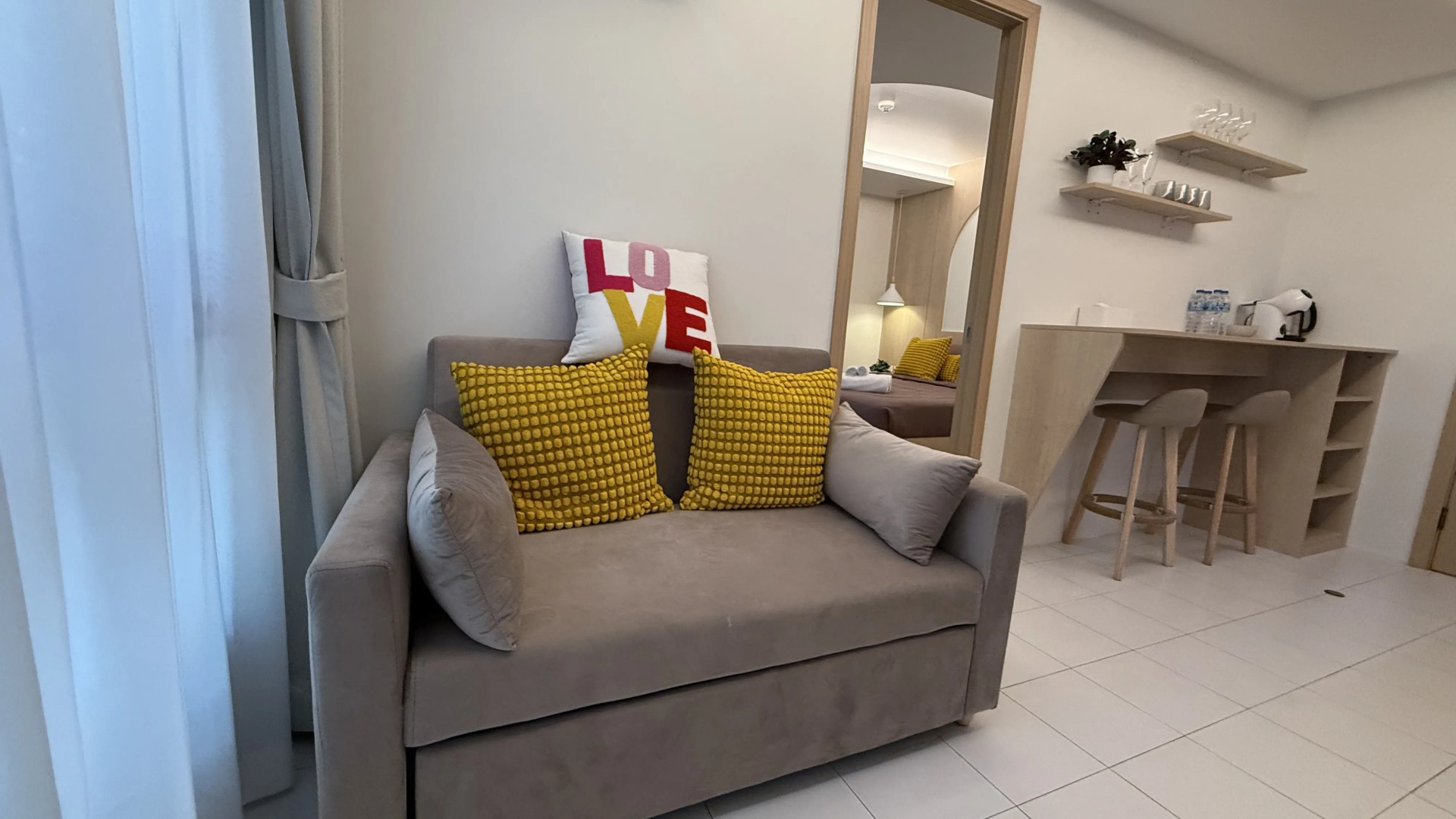 Квартира Просторная однушка у моря с бассейном и WiFi 500 мбит/с