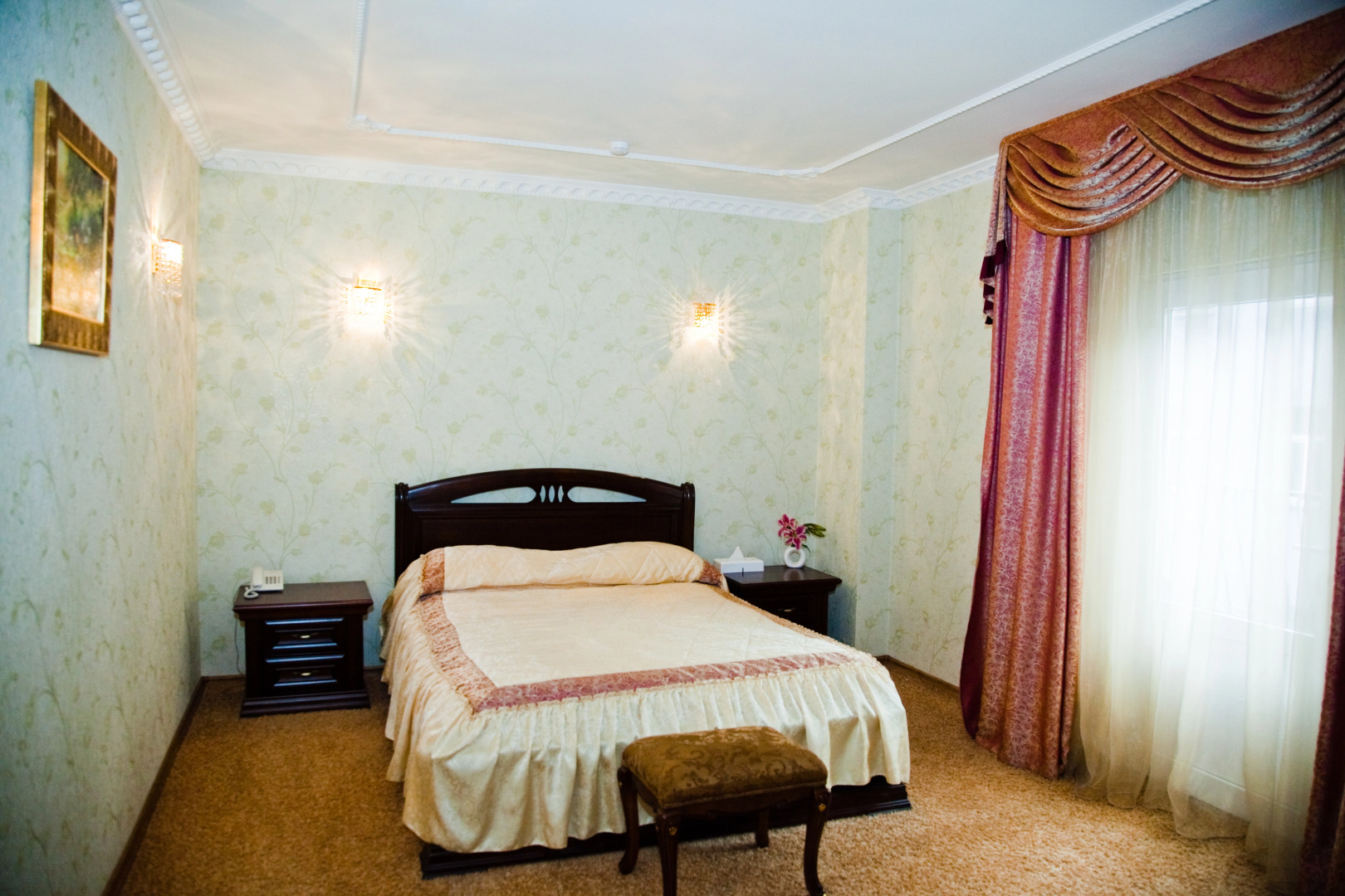 Отель Ренессанс