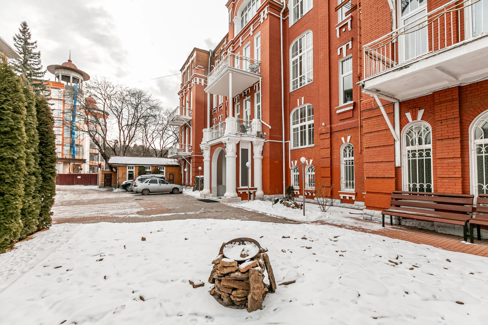 Отель Скала