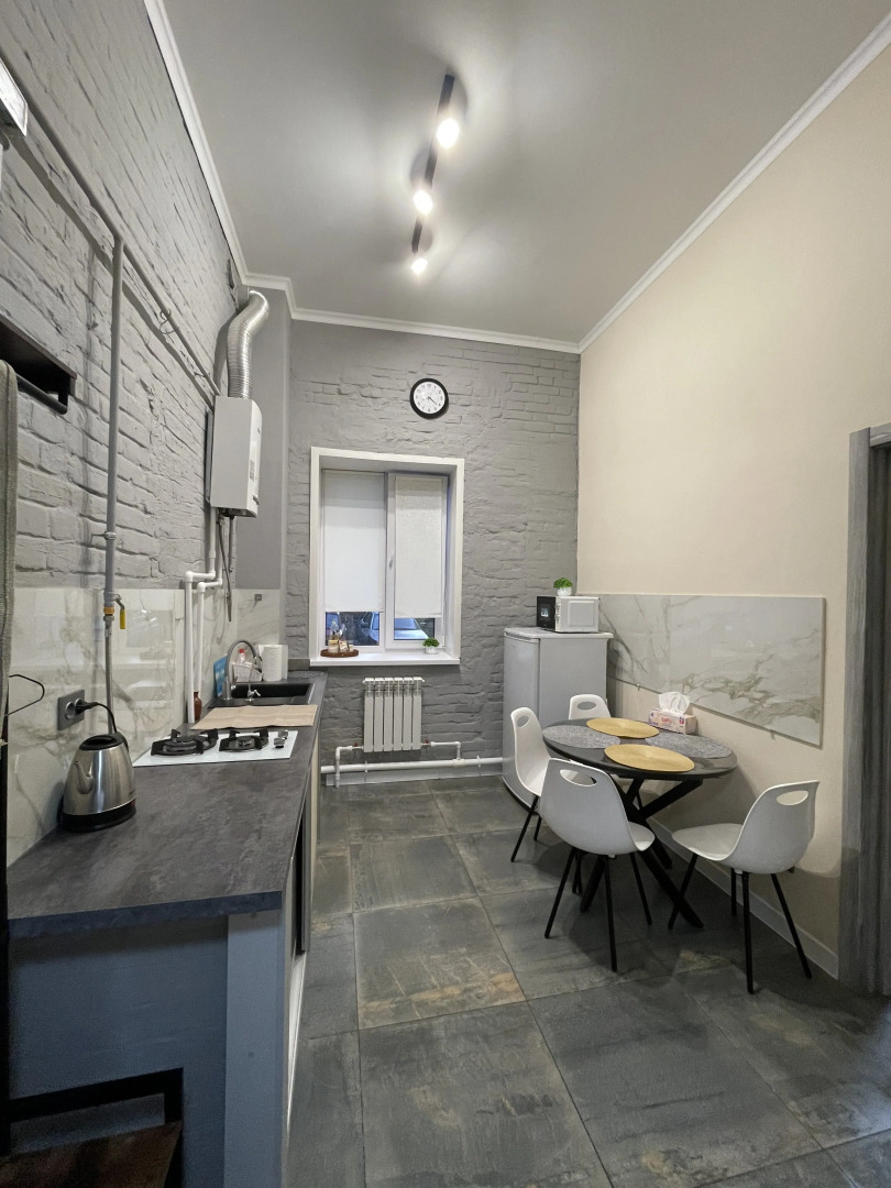 Квартира Двухкомнатная на площади Революции