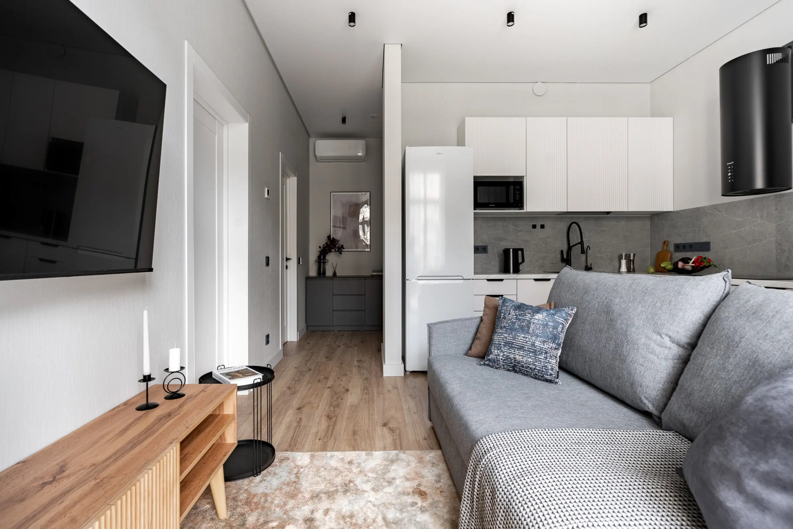 Квартира с Дизайнерским Интерьером с Террасой на Берегу Невы