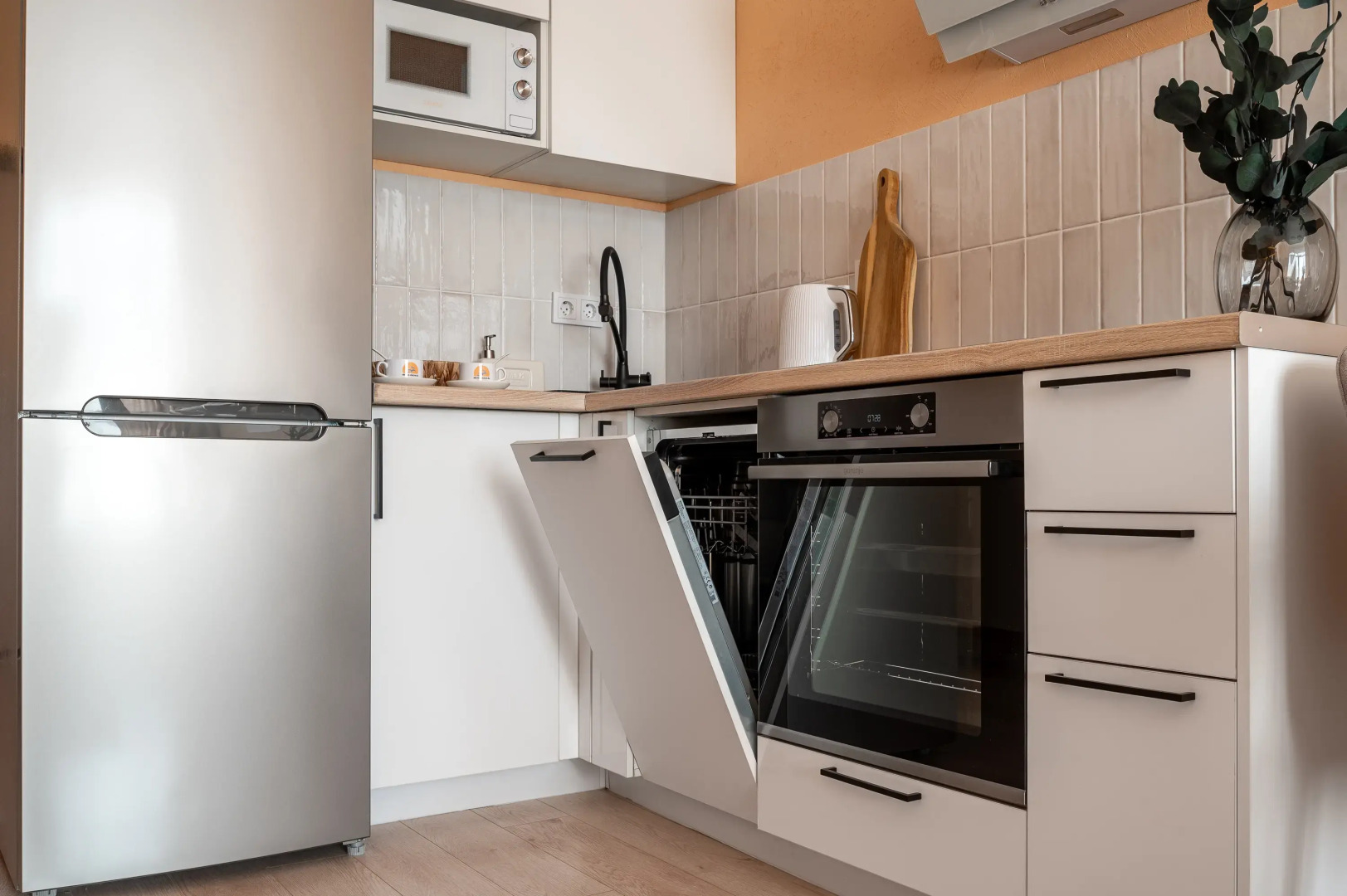 Студия с панорамным видом на горы. Аллея 326